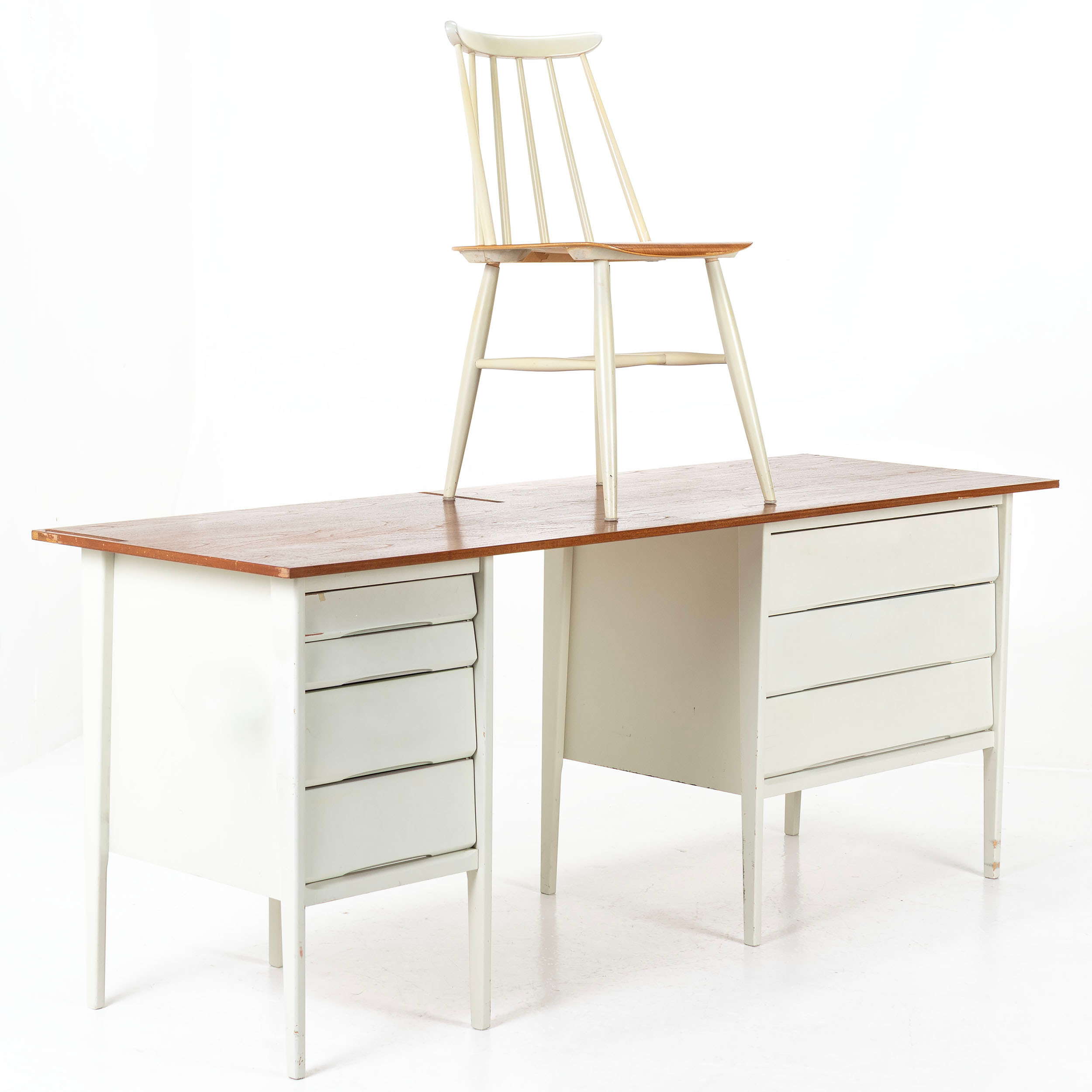 SKRIVBORD, med stol, teak, 1950/60-tal.