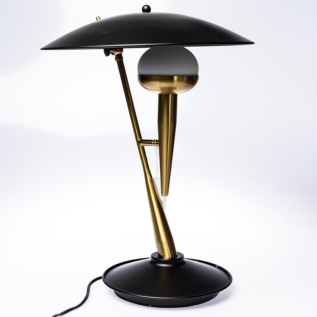 BORDSLAMPA, Metall, italiensk stil, samtida tillverkning.