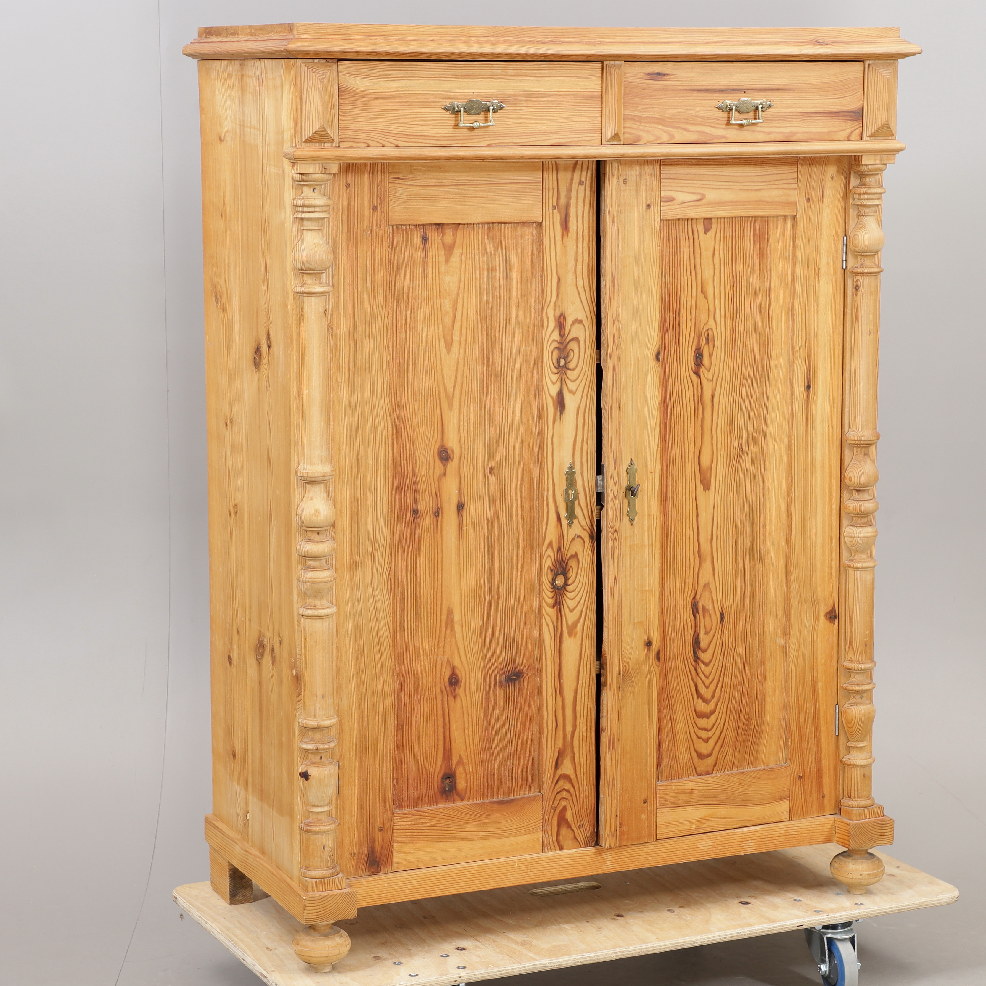 SKÄNK, furu, 1800/1900-tal.