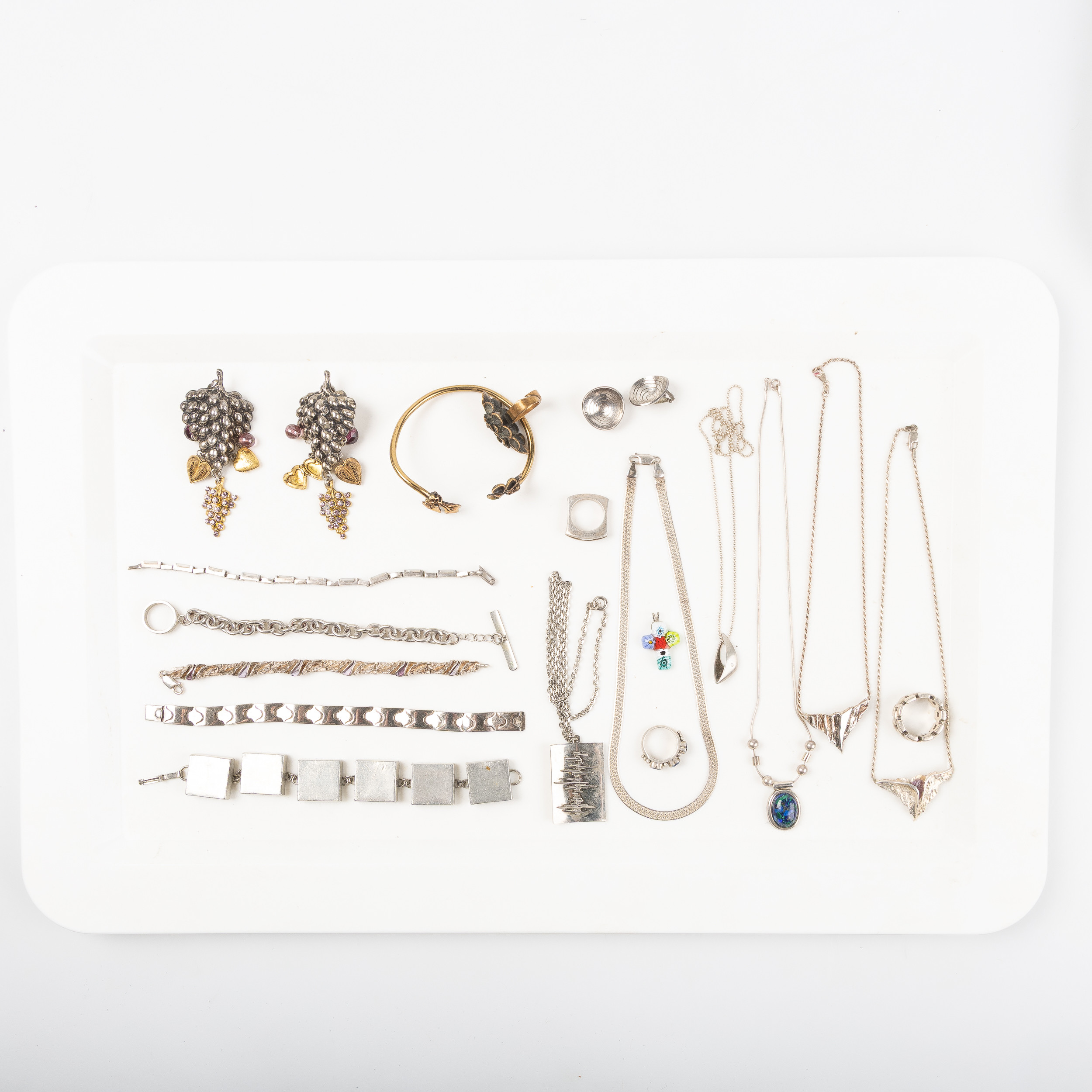 SAMLING SMYCKEN, silver, brons, tenn mm. 20 dlr.