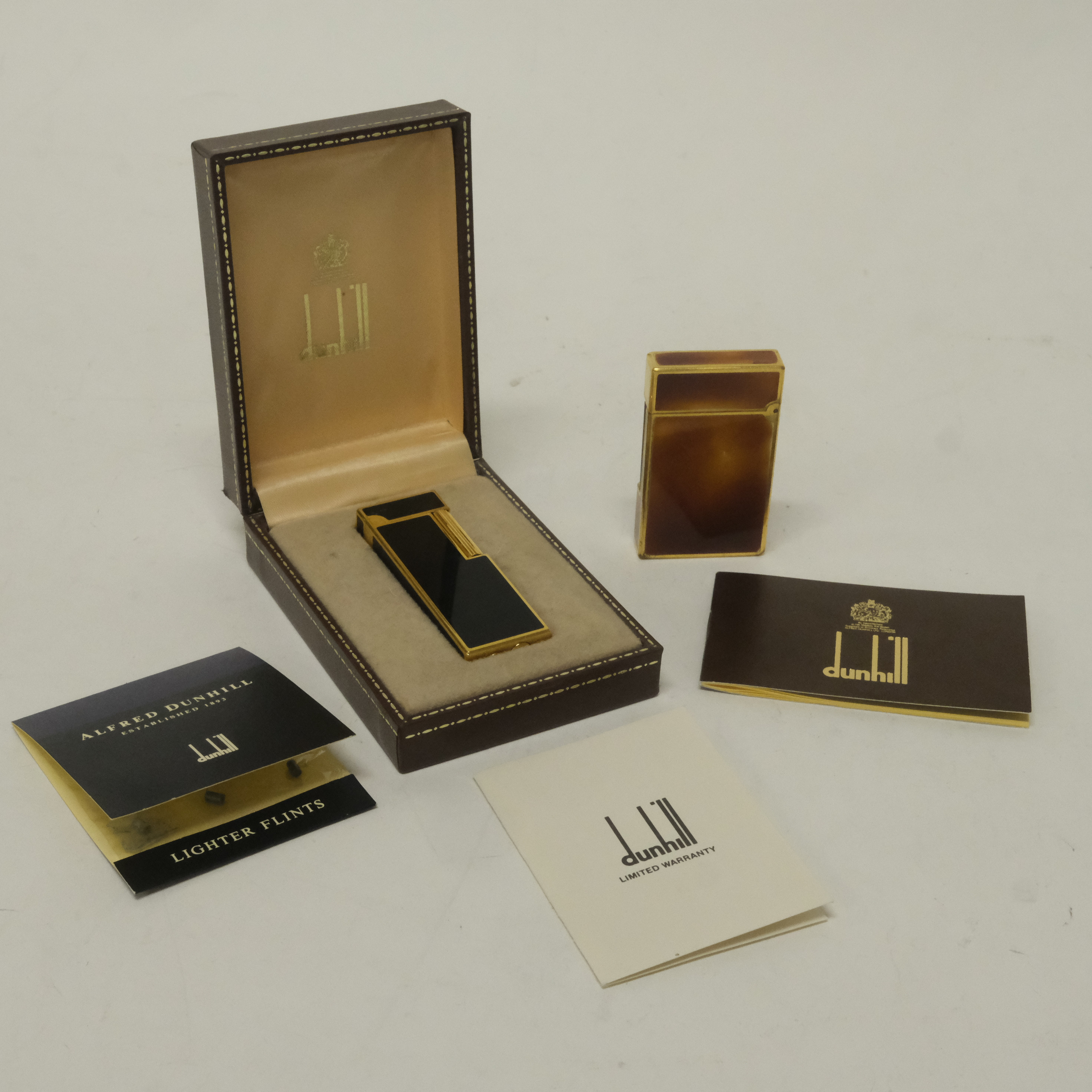 CIGARETTÄNDARE, DUNHILL OCH DUPONT, TVÅ STYCKEN.