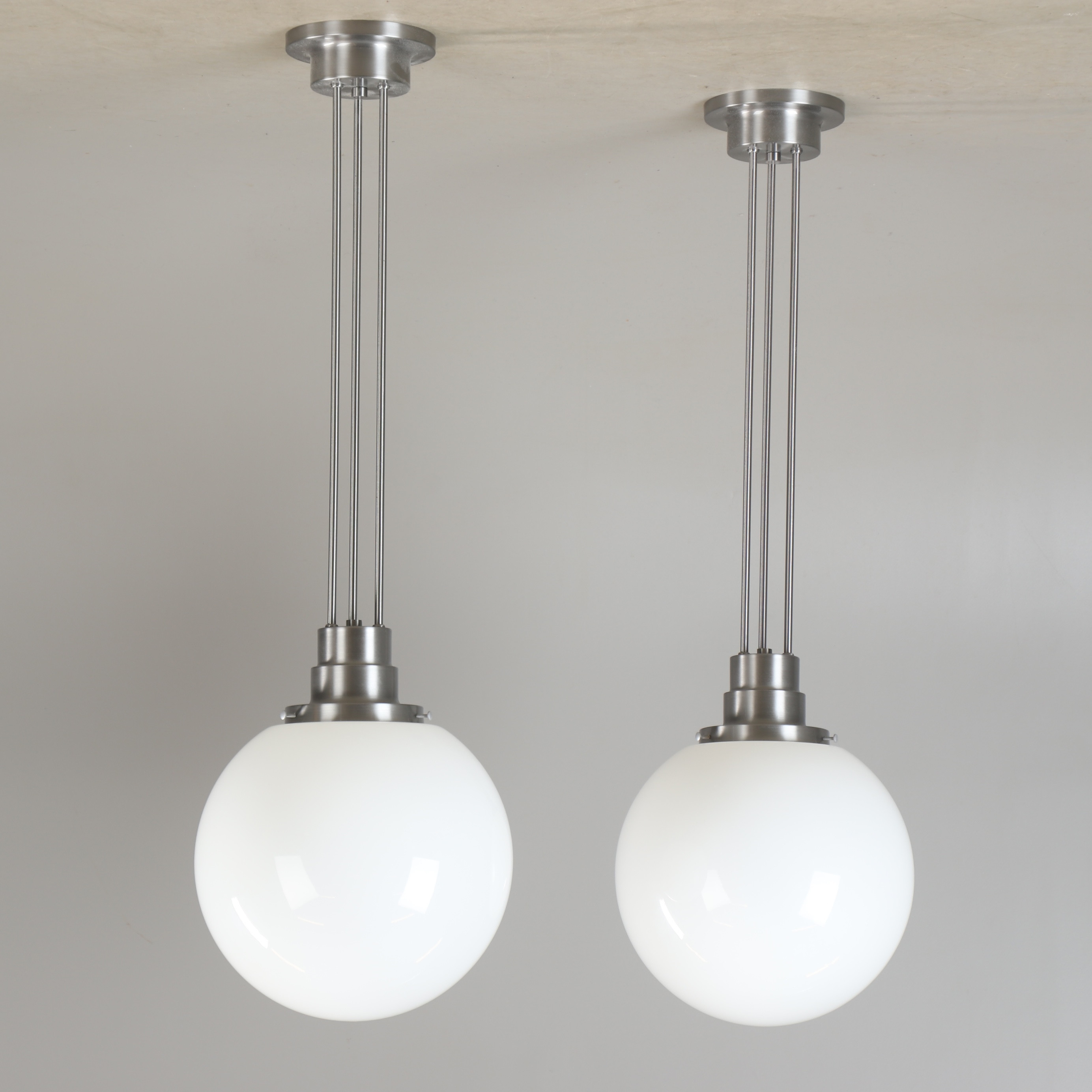 TAKLAMPOR, 1 par, metall och glas, Konsthantverk AB Tyringe, 2000-tal.