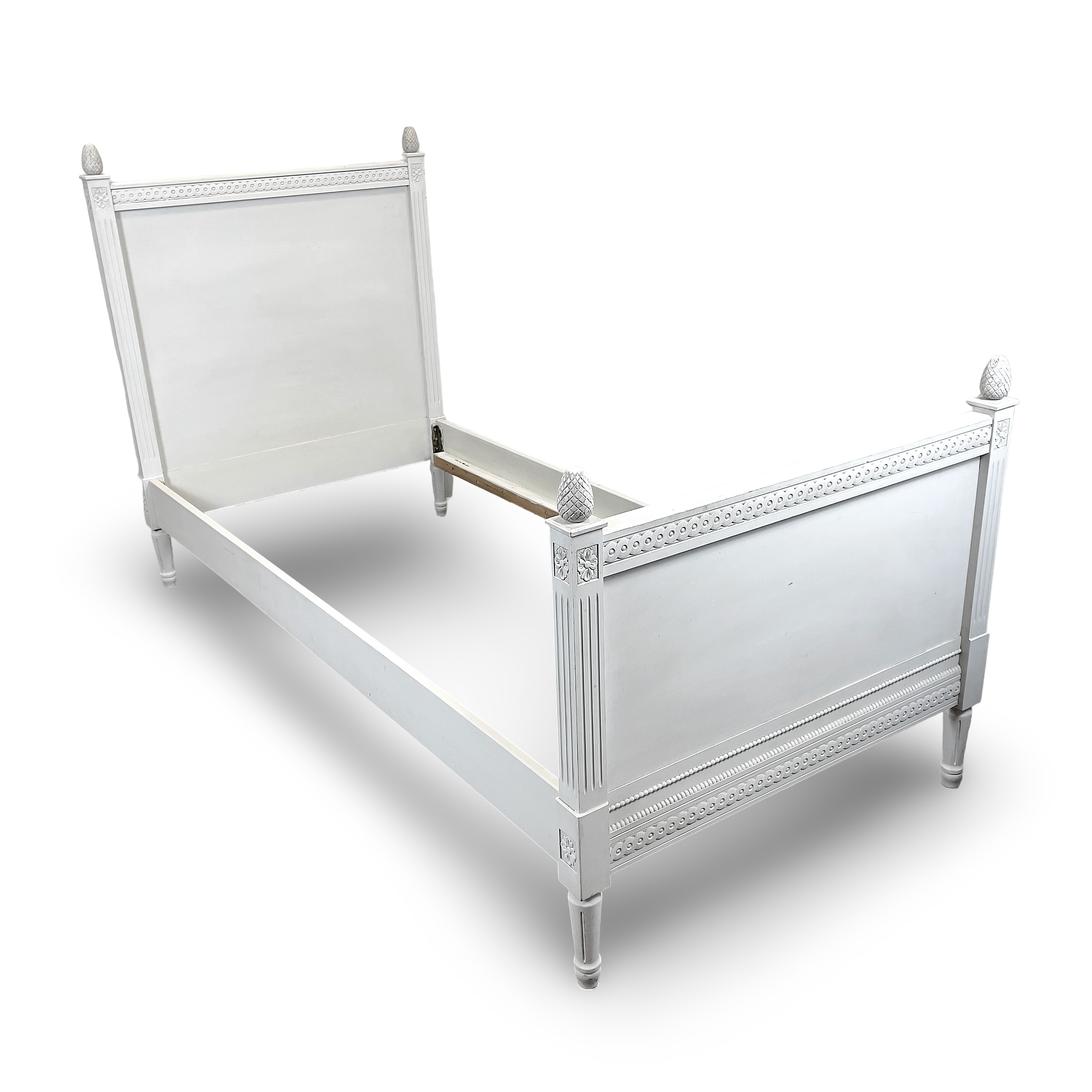 SÄNGRAM. Gustaviansk stil, gråmålat trä, 2000-tal.