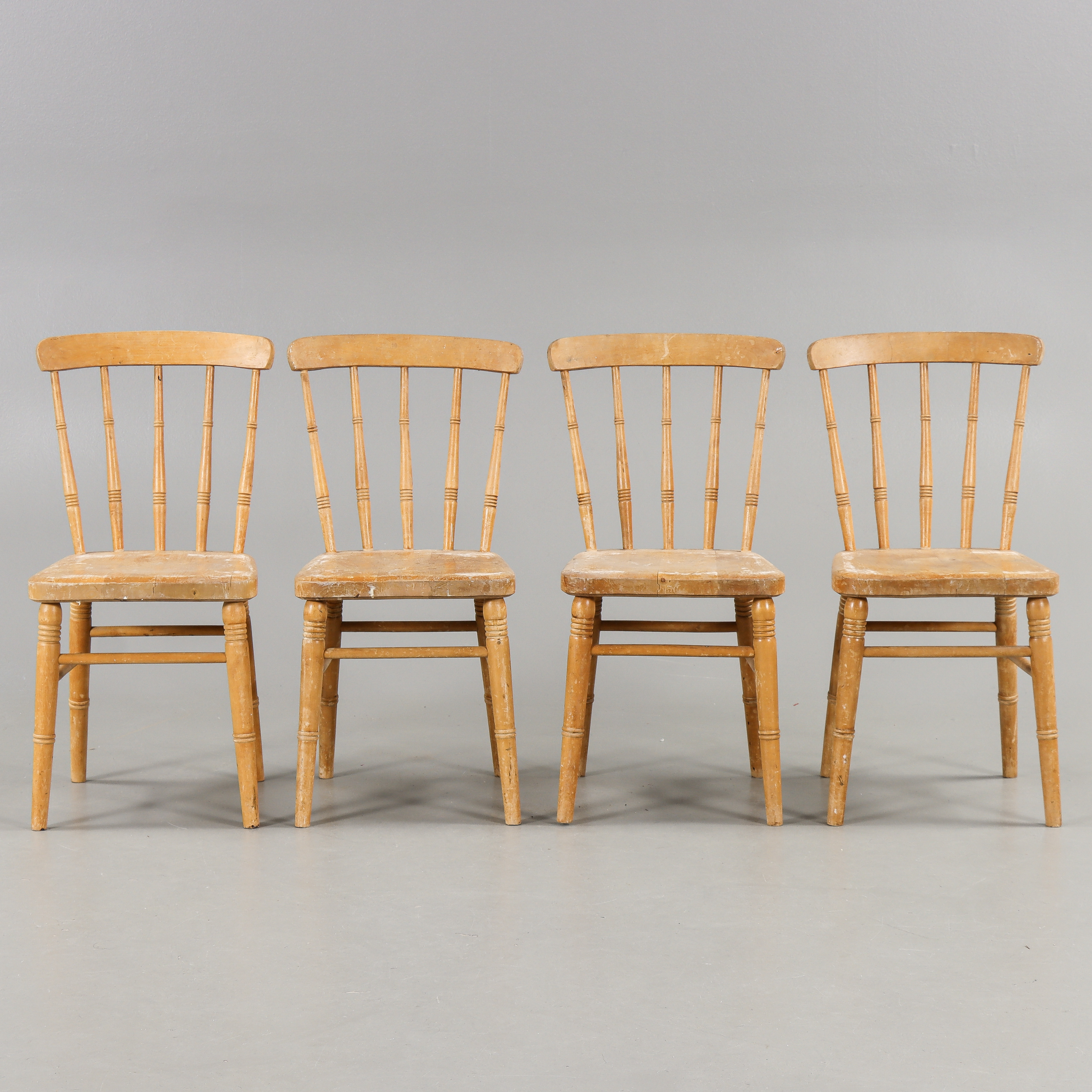 PINNSTOLAR 4 stycken, barnmodell, björk, tidigt 1900-tal.