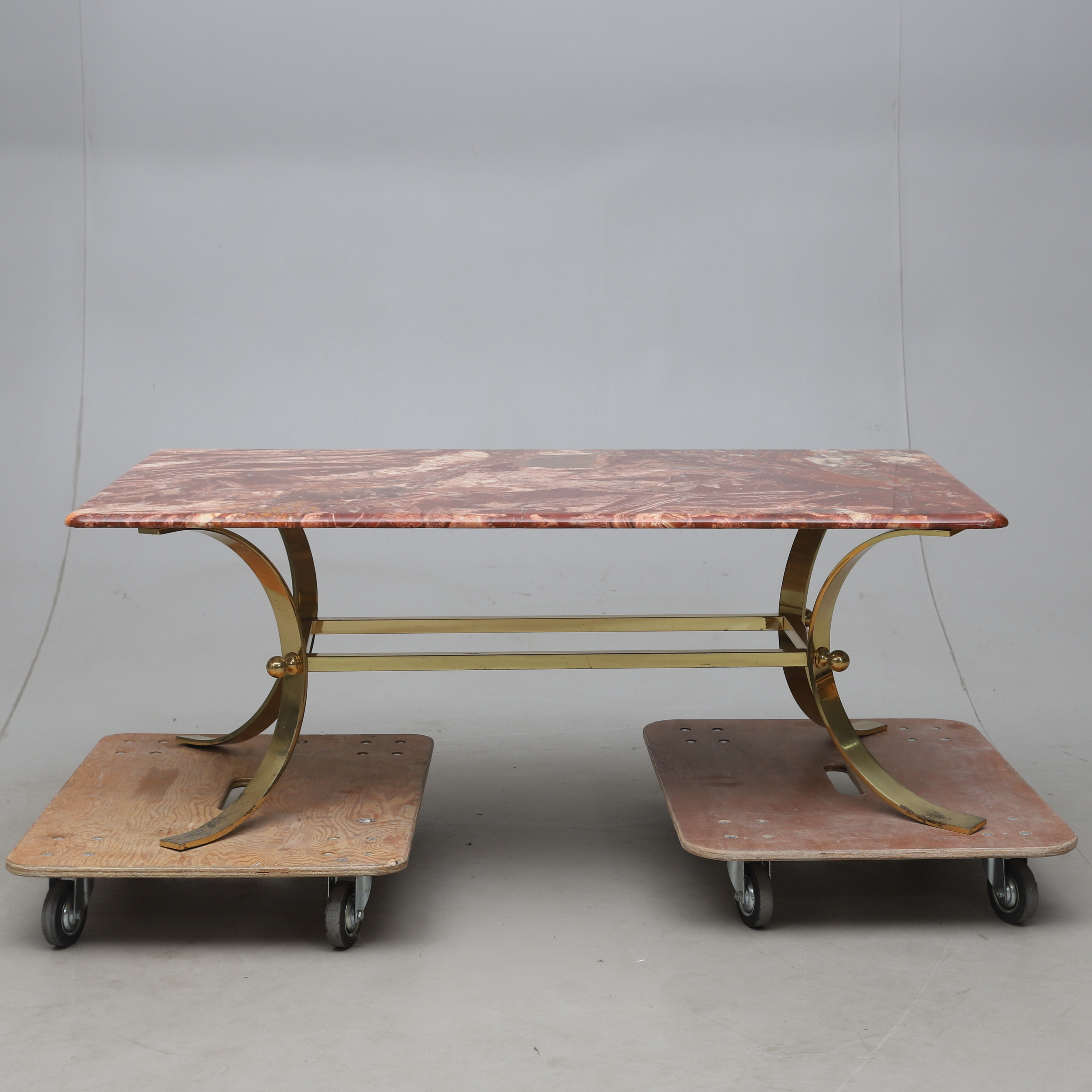 SOFFBORD, Stenskiva och gulmetall, 1970-tal.