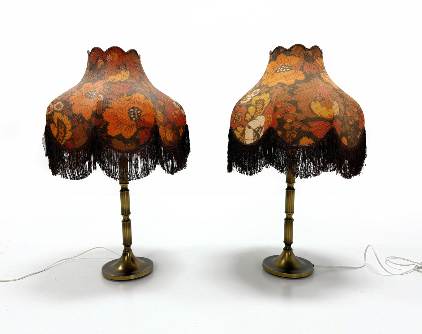 BORDSLAMPA, patinerad mässing, 1970 tal.