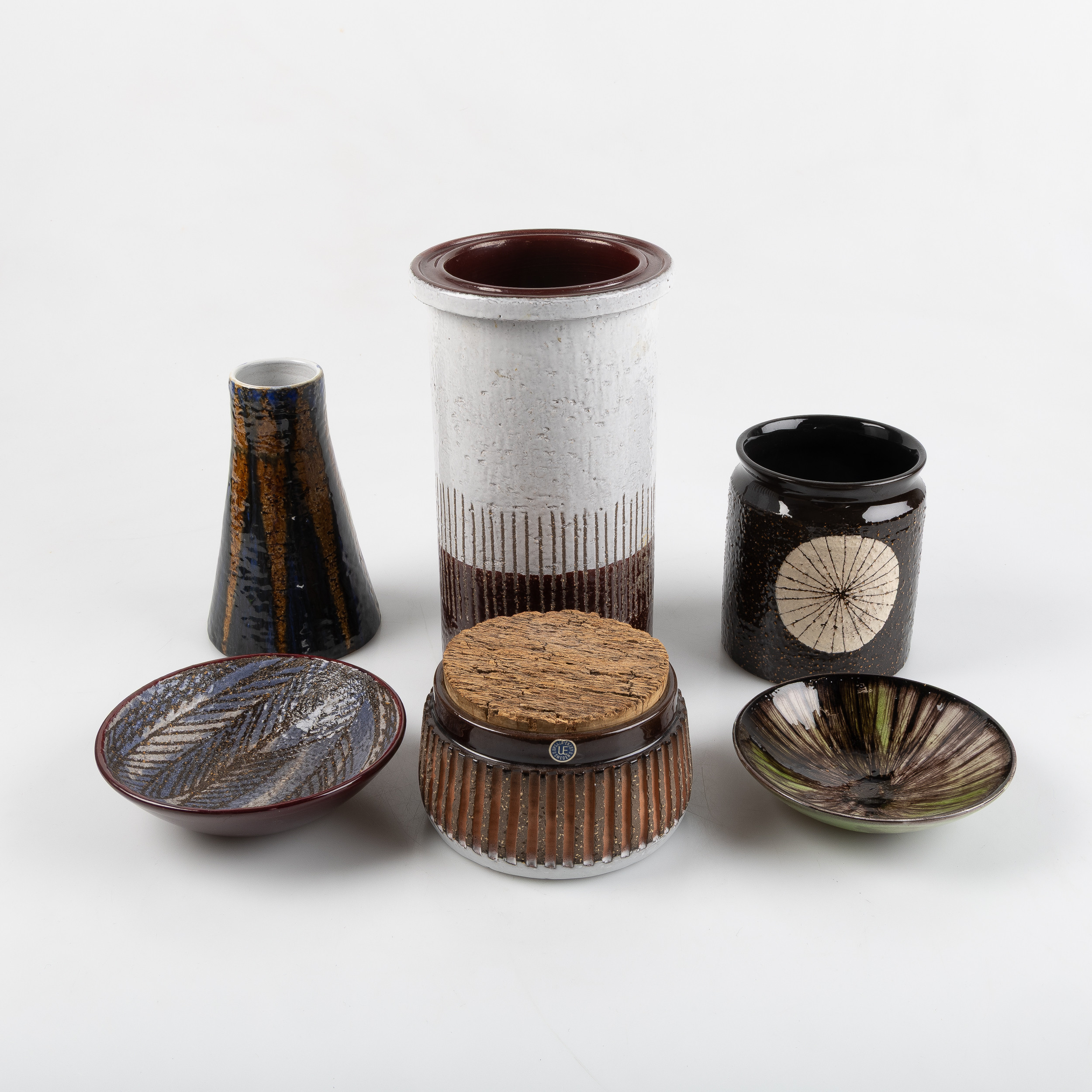 MARI SIMMULSON & INGRID ATTERBERG. Keramik i 6 delar, Uppsala-Ekeby.