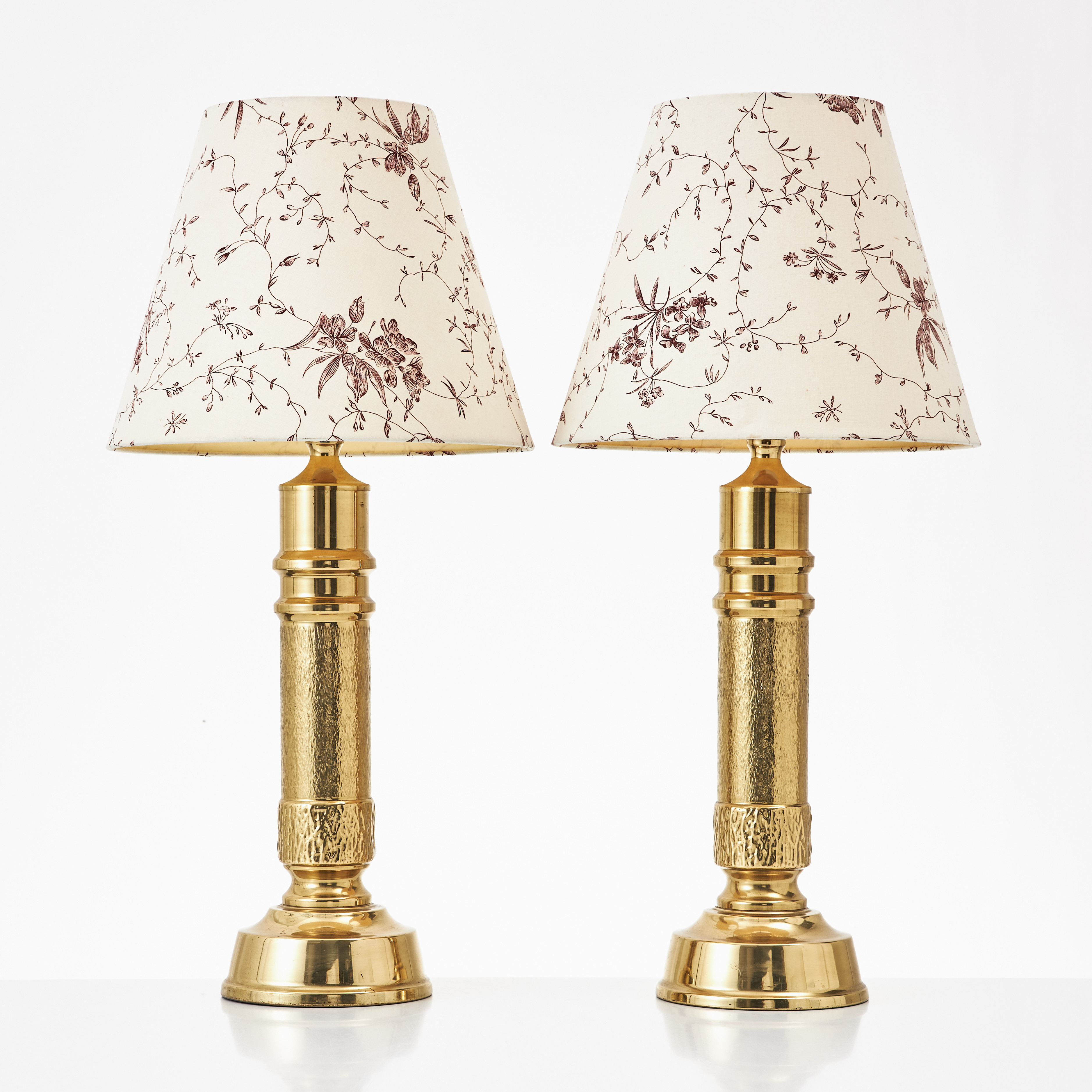 BORDSLAMPOR, 1 par, Ivars armatur, mässing, typ 1723. 1900-talets andra hälft, märkta undertill.