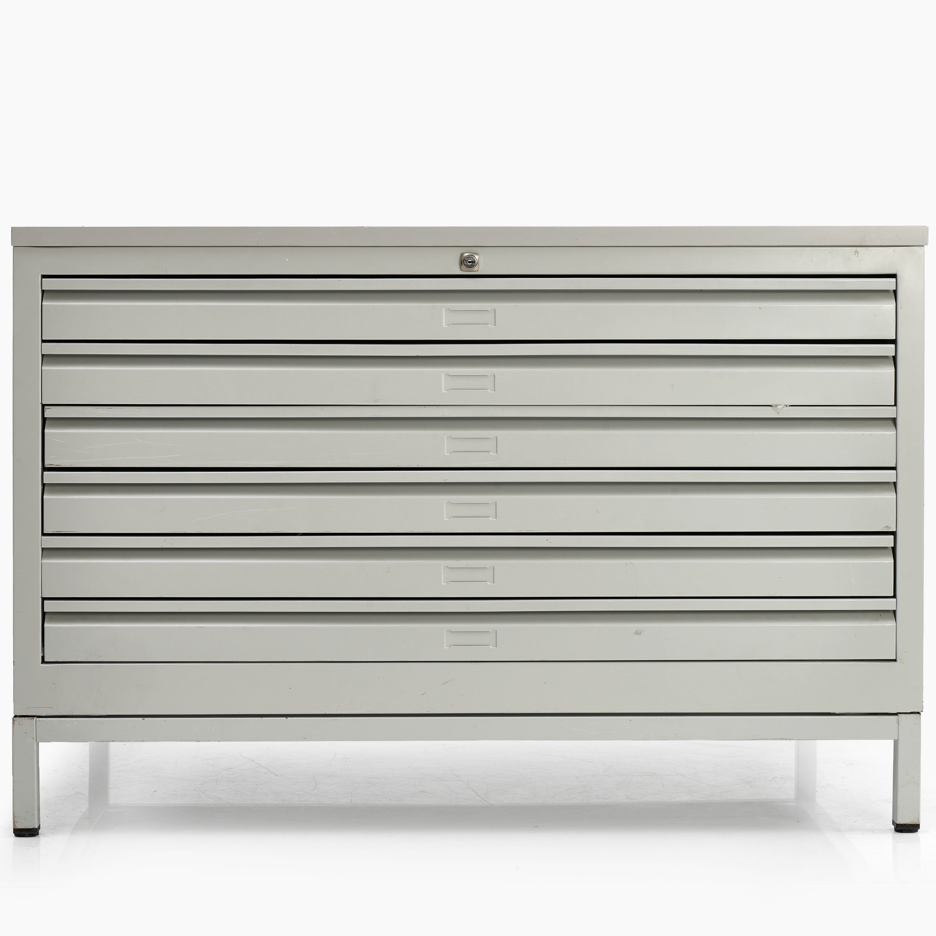 GRAFIKHURTS, metall, med benställning, samtida.