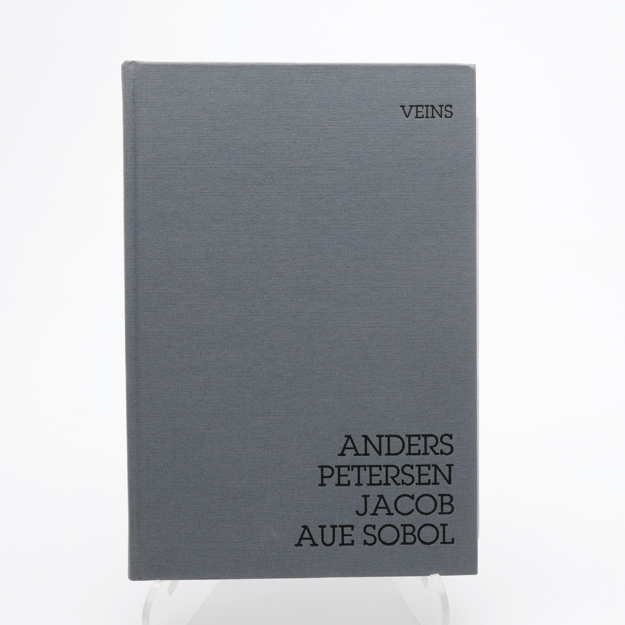 FOTO. VEINS - ETT SAMARBETE MELLAN ANDERS PETERSEN OCH DEN DANSKE MAGNUM-FOTOGRAFEN JACOB AUE SOBOL I FÖRSTA UPPLAGAN 2013 - MED EN DEDIKATION FRÅN ANDERS PETERSEN.