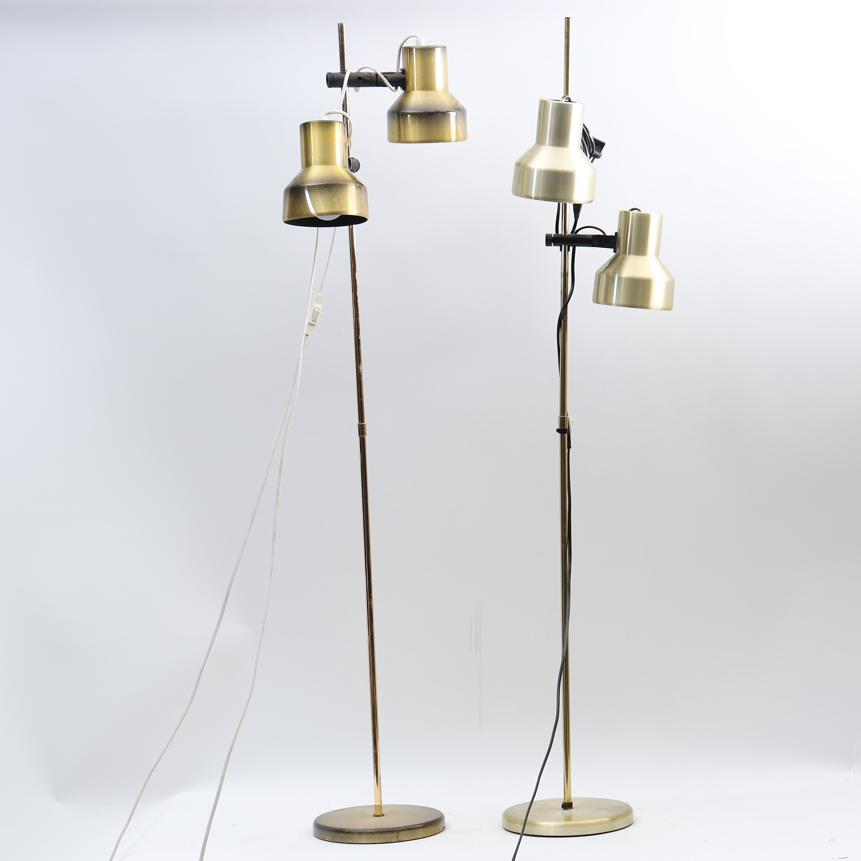 GOLVLAMPOR ETT PAR, Belid, 1900-talets andra hälft.