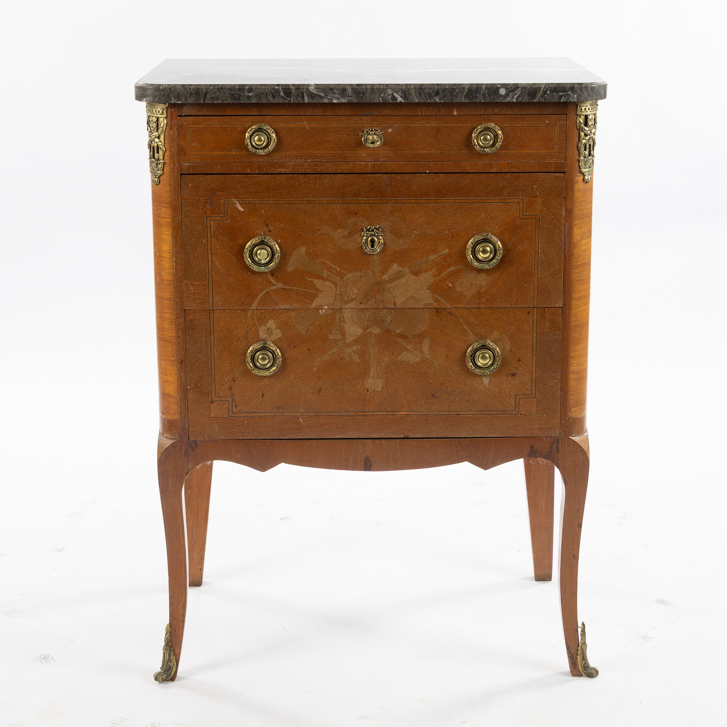 BYRÅ, gustaviansk stil, 1900-talets första hälft.