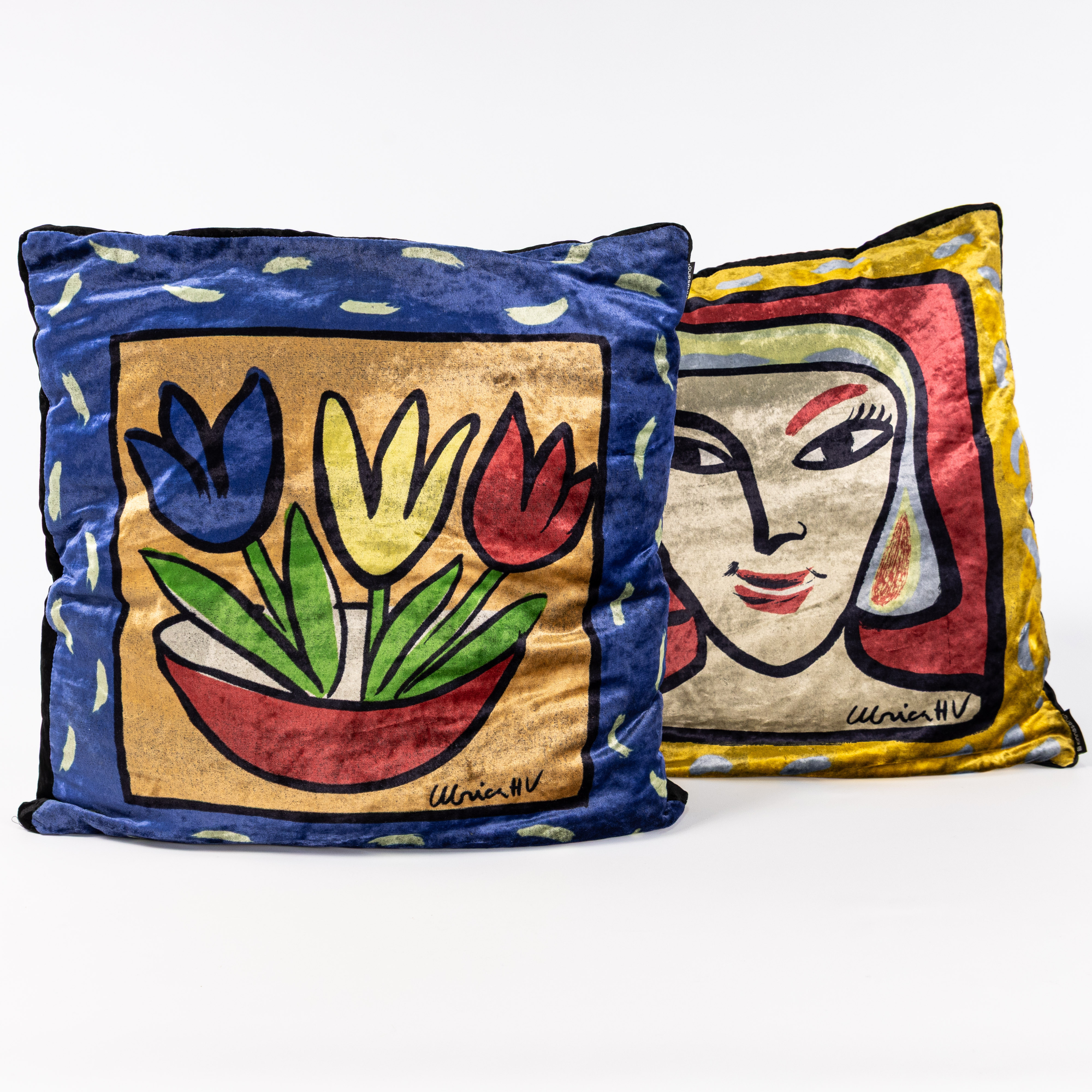 ULRICA HYDMAN-VALLIEN. Kuddar, 2 st, Kinnasand.
