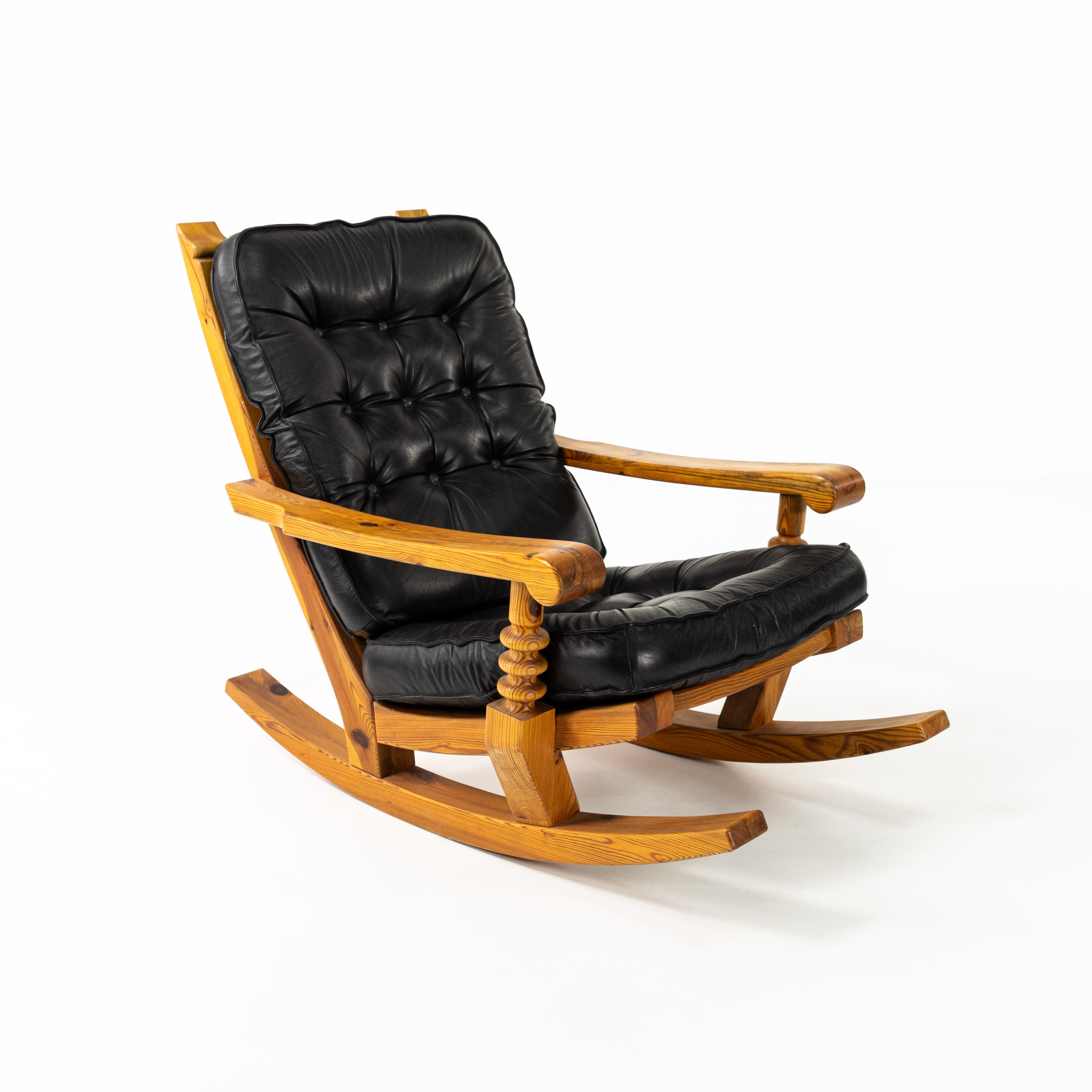 SVEN LARSSON, gungstol, "Tälja" Sven Larsson Möbelshop.