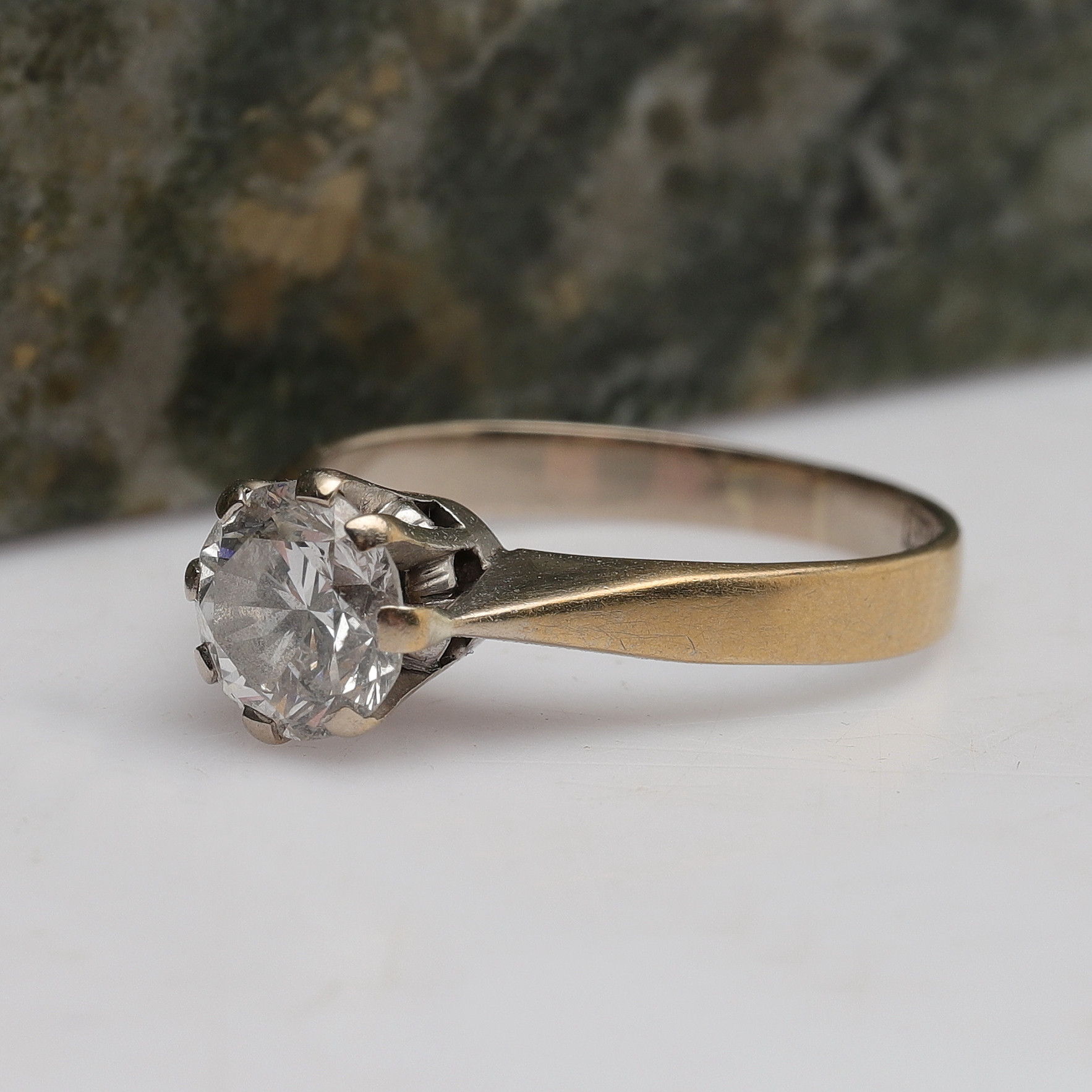 RING, 18K vitguld med briljantslipad diamant 1,23 ct. Kå-Ce Guldsmedja, Stockholm, 1973.