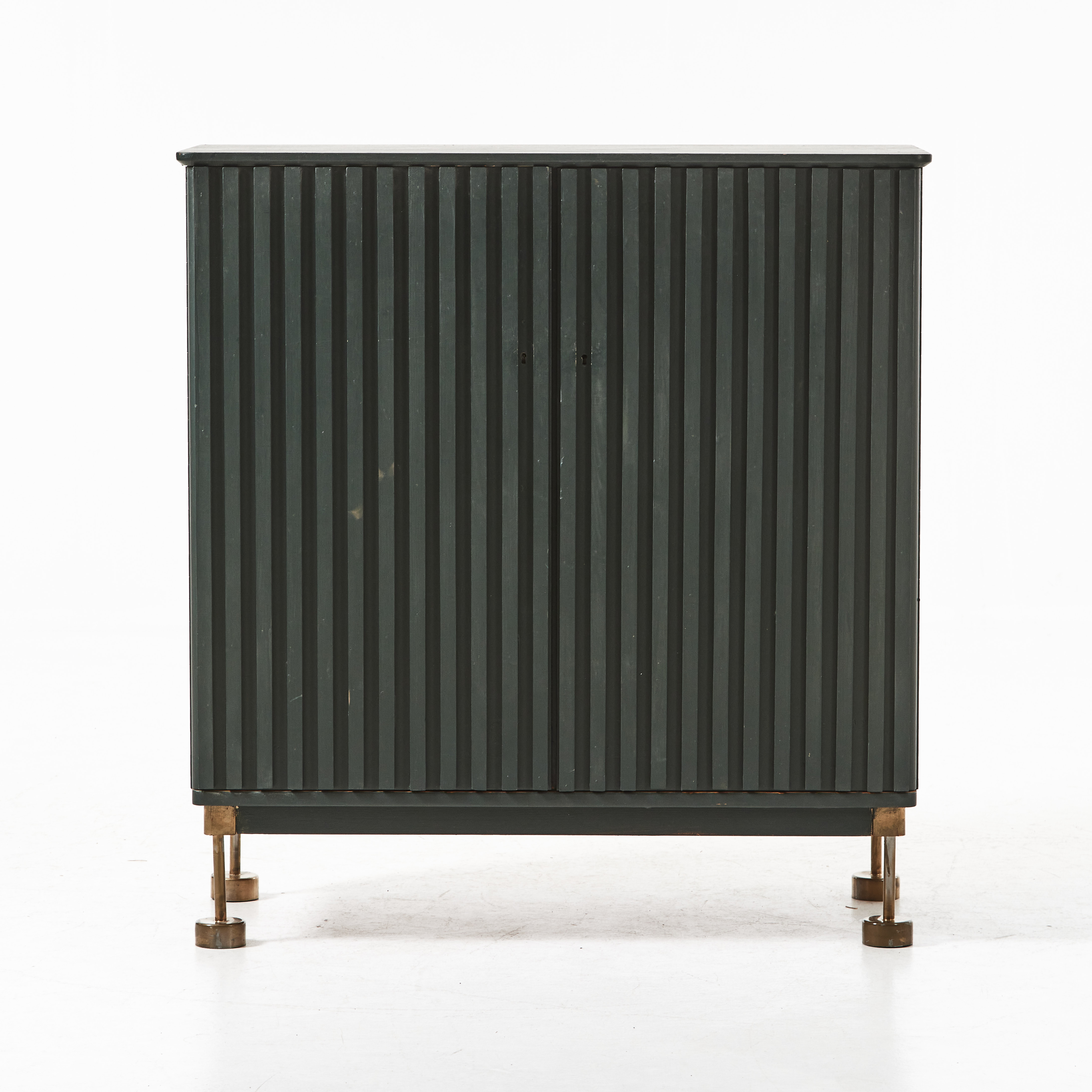 SKÅP, 1900-tal, etikettmärkt Lammhult möbler.