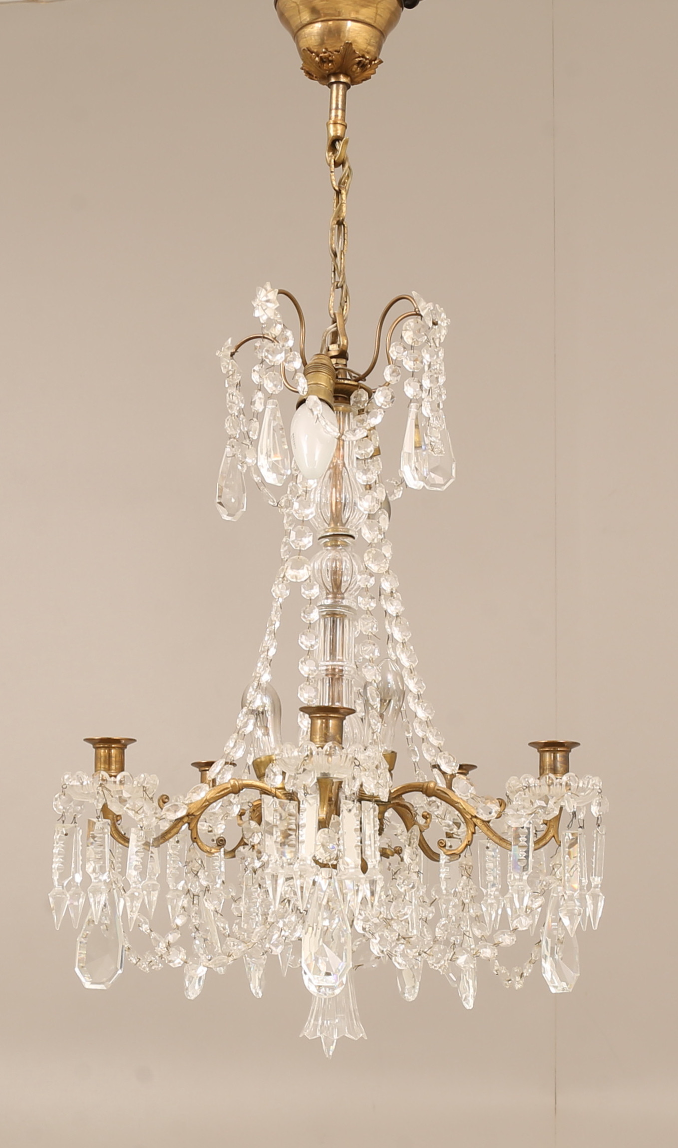 KRISTALLKRONA, metall, slipade prismor, oskariansk, omkring sekelskifte 1900.