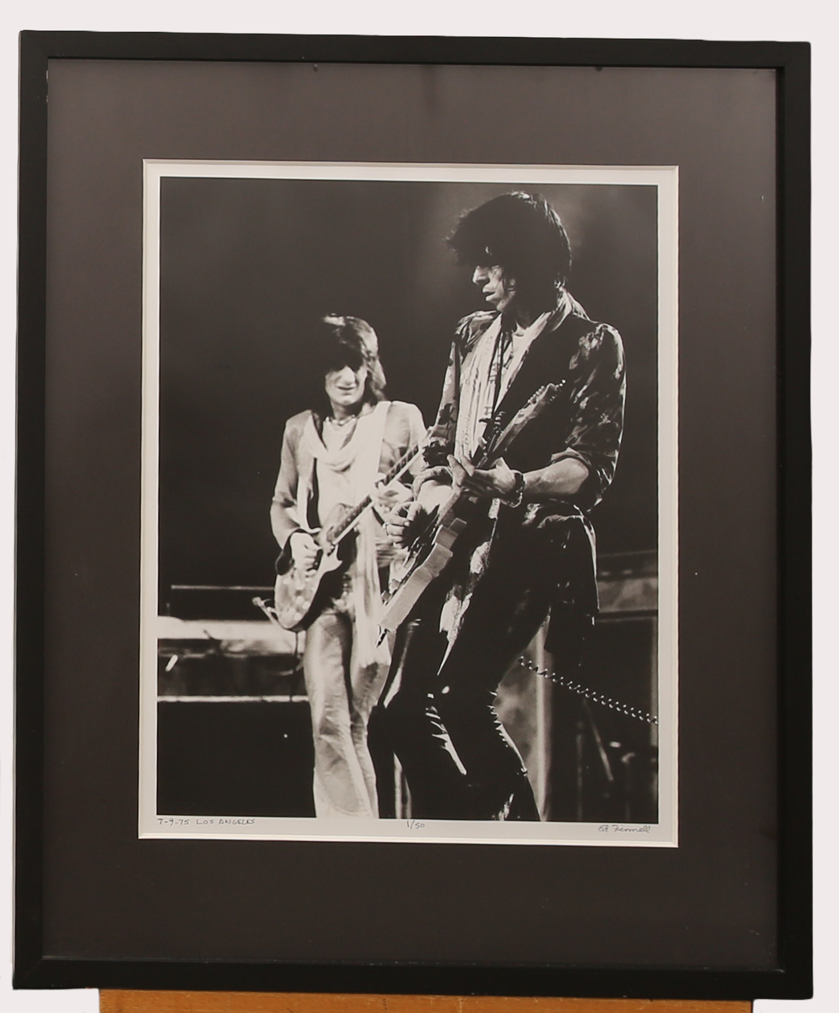 ED FINNELL. Svart/vitt foto, Keith Richards & Ronnie Wood, Rolling Stones, Los Angeles 7/9-1975, numrerad 1/50.