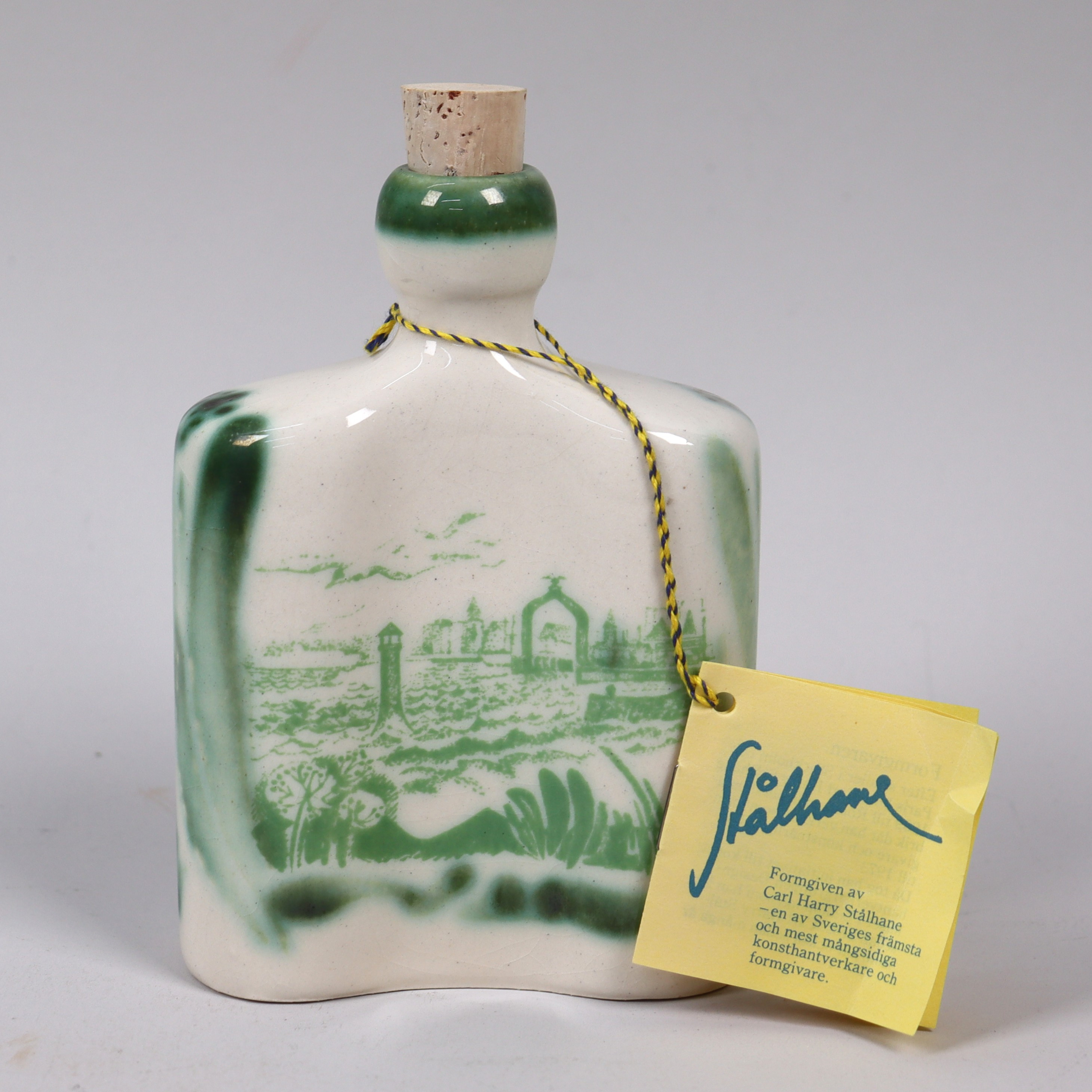 CARL-HARRY STÅLHANE. Designhuset, plunta med dekor av Kungslinjen, Trelleborg - Sassnitz.