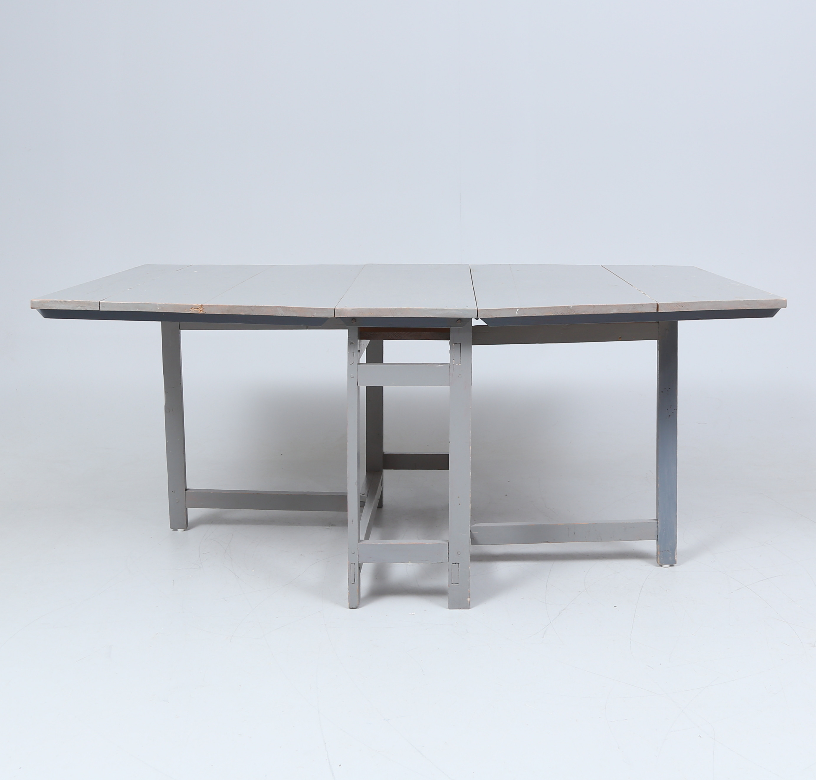 SLAGBORD, allmoge, bemålat, 1800/1900-tal.