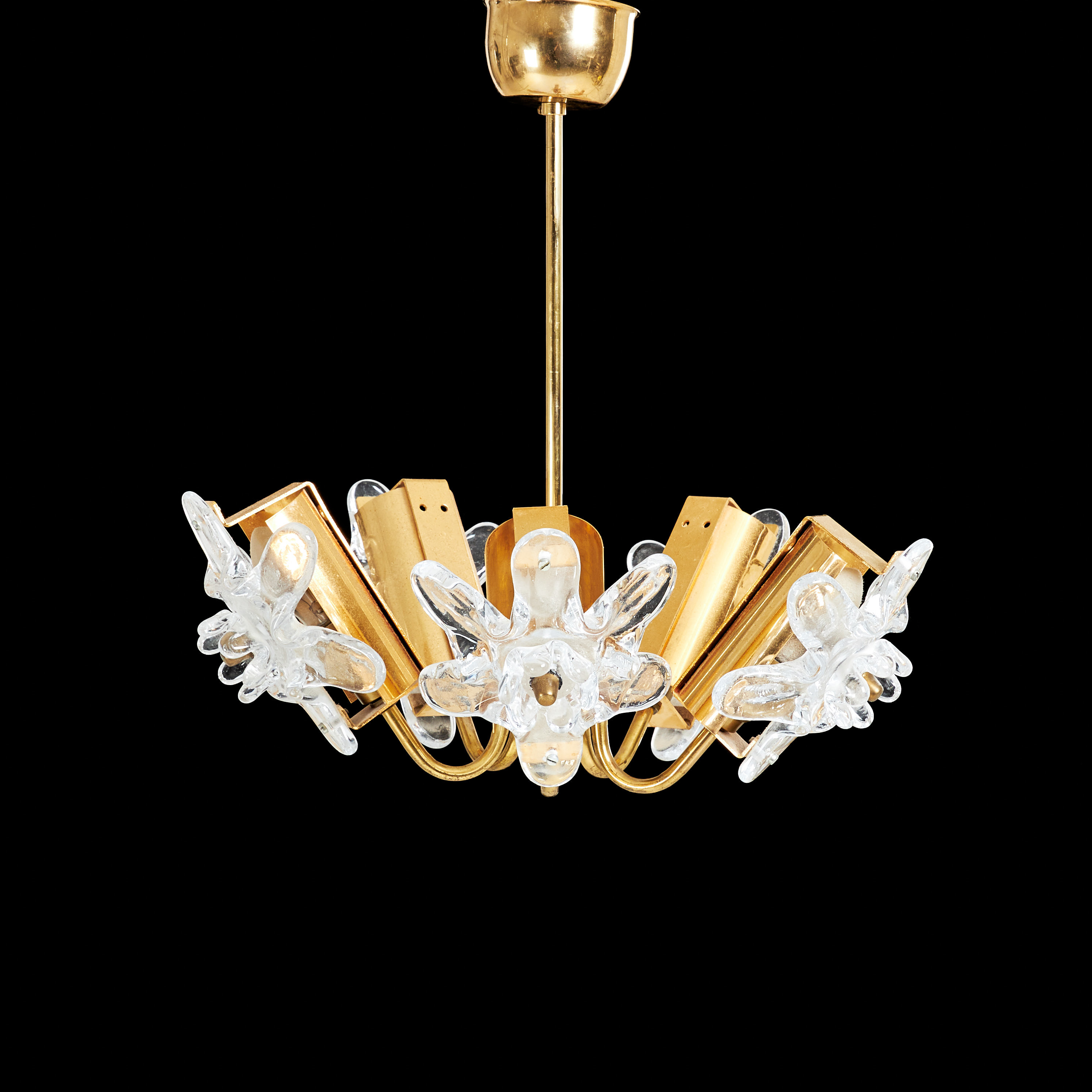 TAKLAMPA, möjligen Simon & Schelle "Sische Leuchten", 1960-tal, 5 ljuspunkter, mässing och glas.