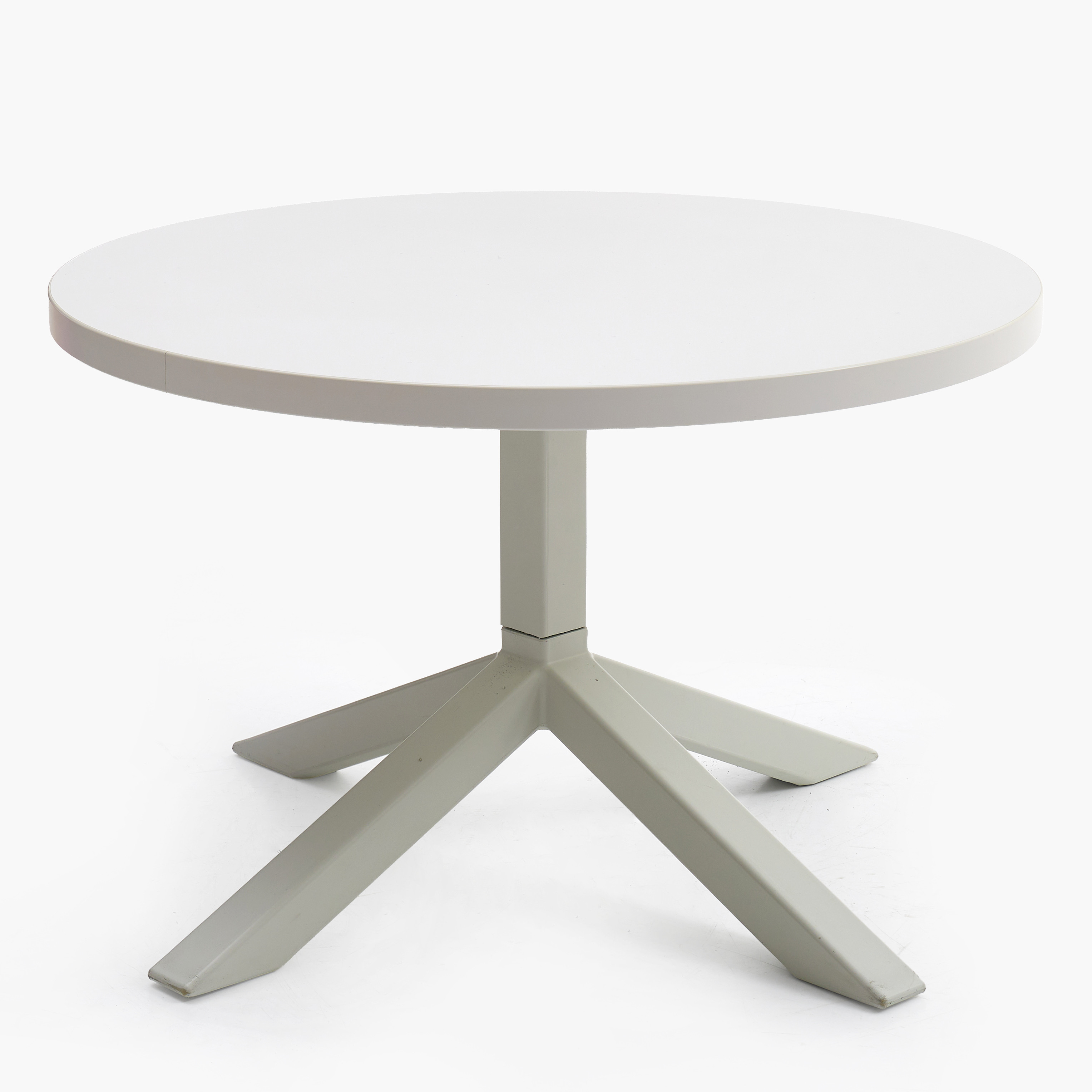 JOHANNES FOERSOM & PETER HIORT-LORENZEN. Soffbord, "Funk", samtida, Lammhults, vitlackerat.