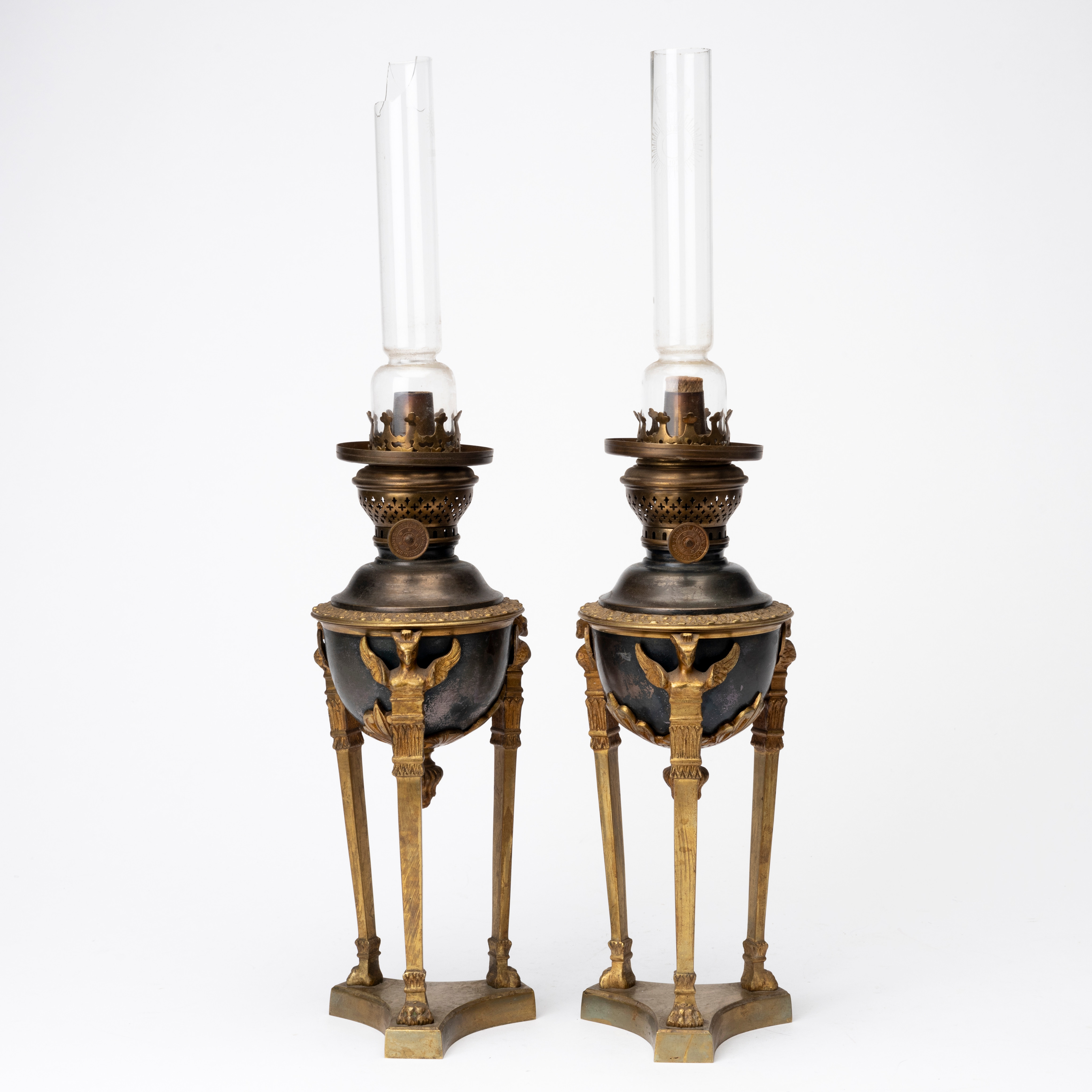 FOTOGENLAMPOR, ett par, empirestil, Gusum, mässing, 1900-talets första hälft.