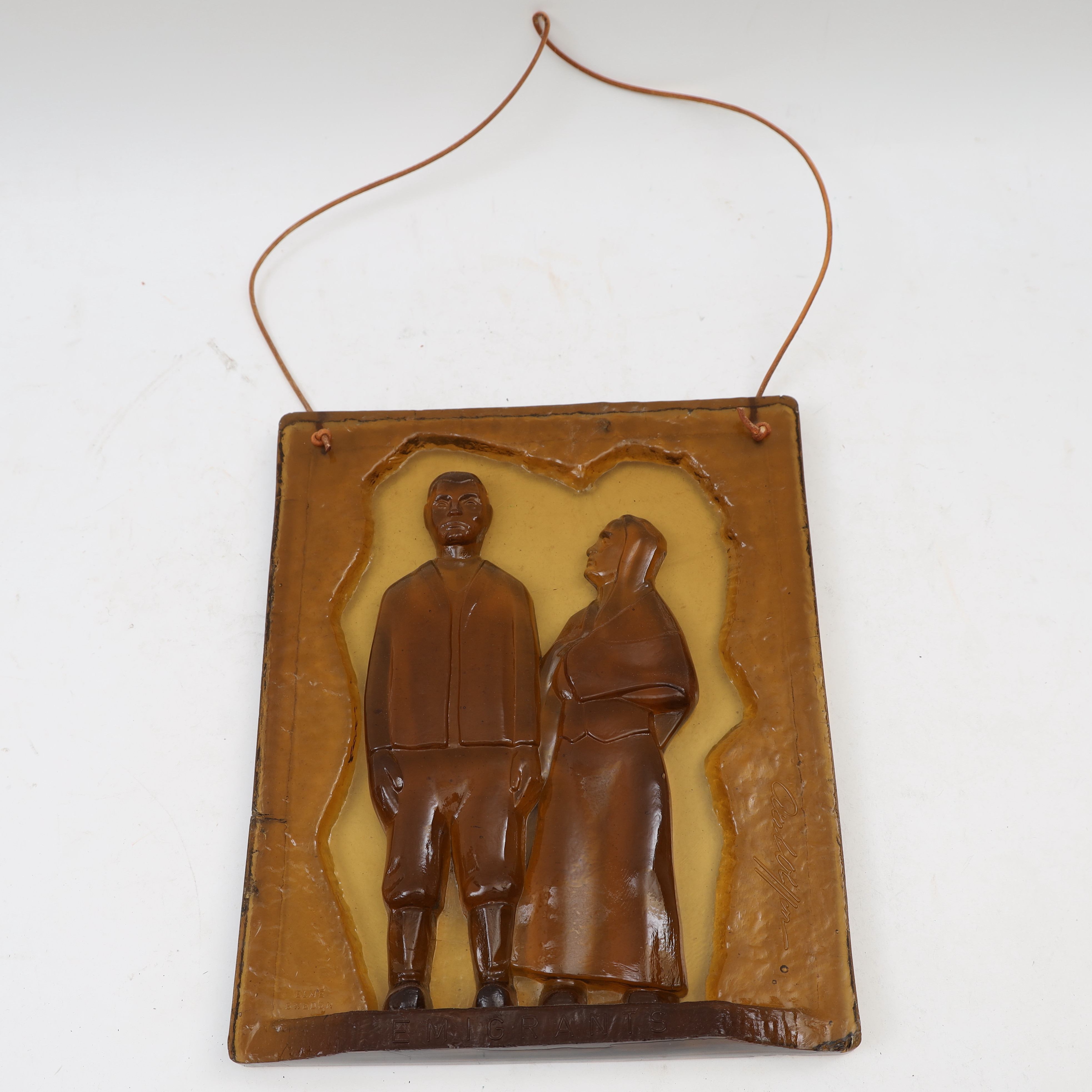 AXEL OLSSON. Väggrelief, "Emigrants" Elme glasbruk.