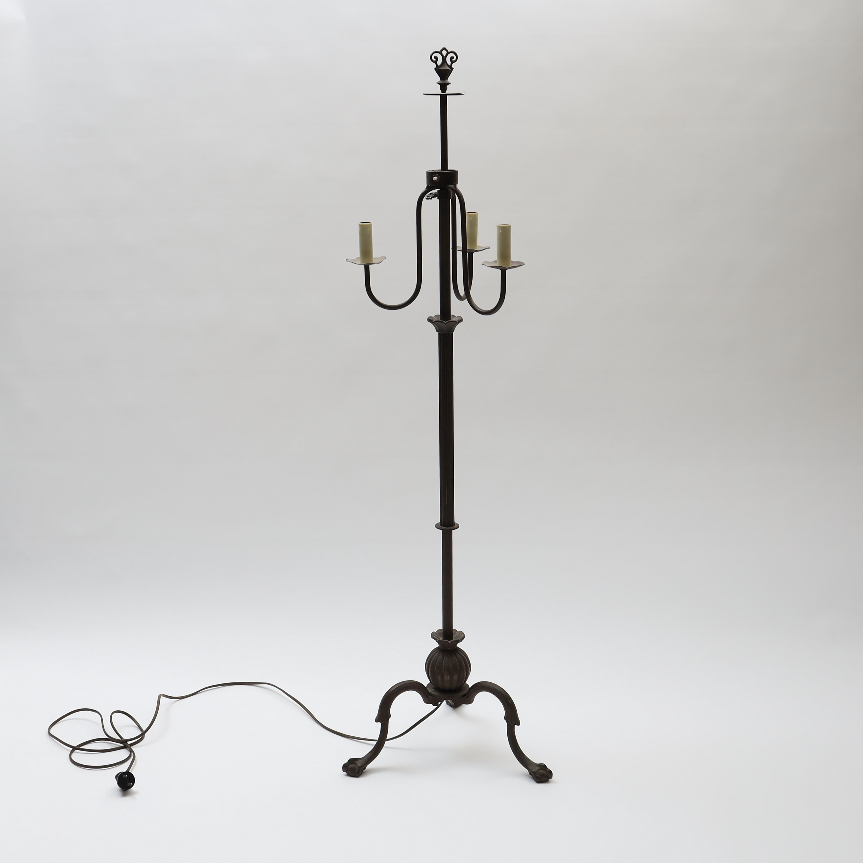 GOLVLAMPA, Swedish modern. Omkring 1900-talets första hälft.