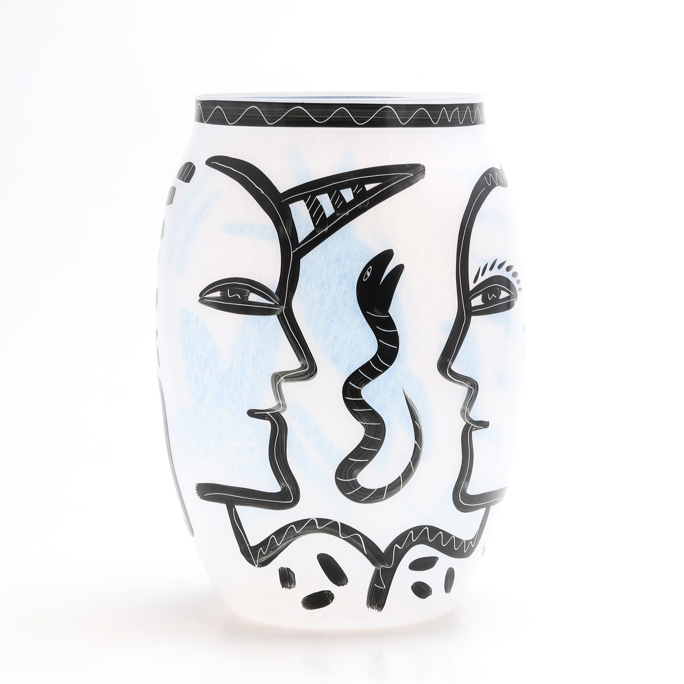 ULRICA HYDMAN-VALLIEN. VAS,"Caramba", glas med målad dekor, Kosta Boda, signerad.