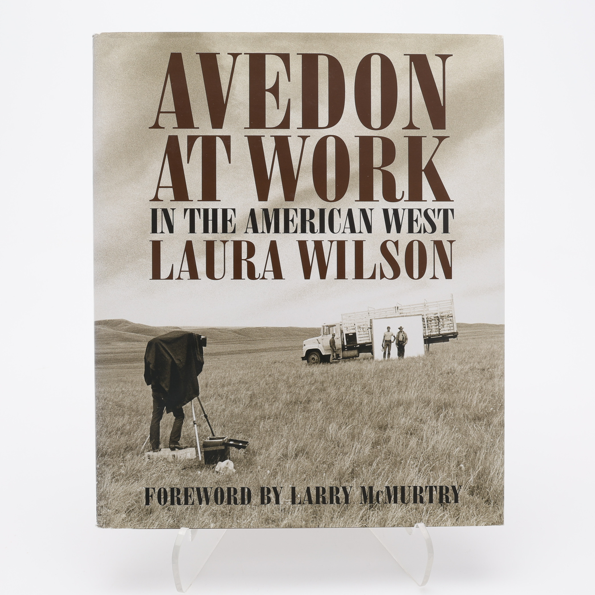 FOTO. DEN AMERIKANSKE FOTOGRAFEN RICHARD AVEDONS "AVEDON AT WORK IN THE AMERICAN WEST" I FÖRSTA UPPLAGAN, 2003.