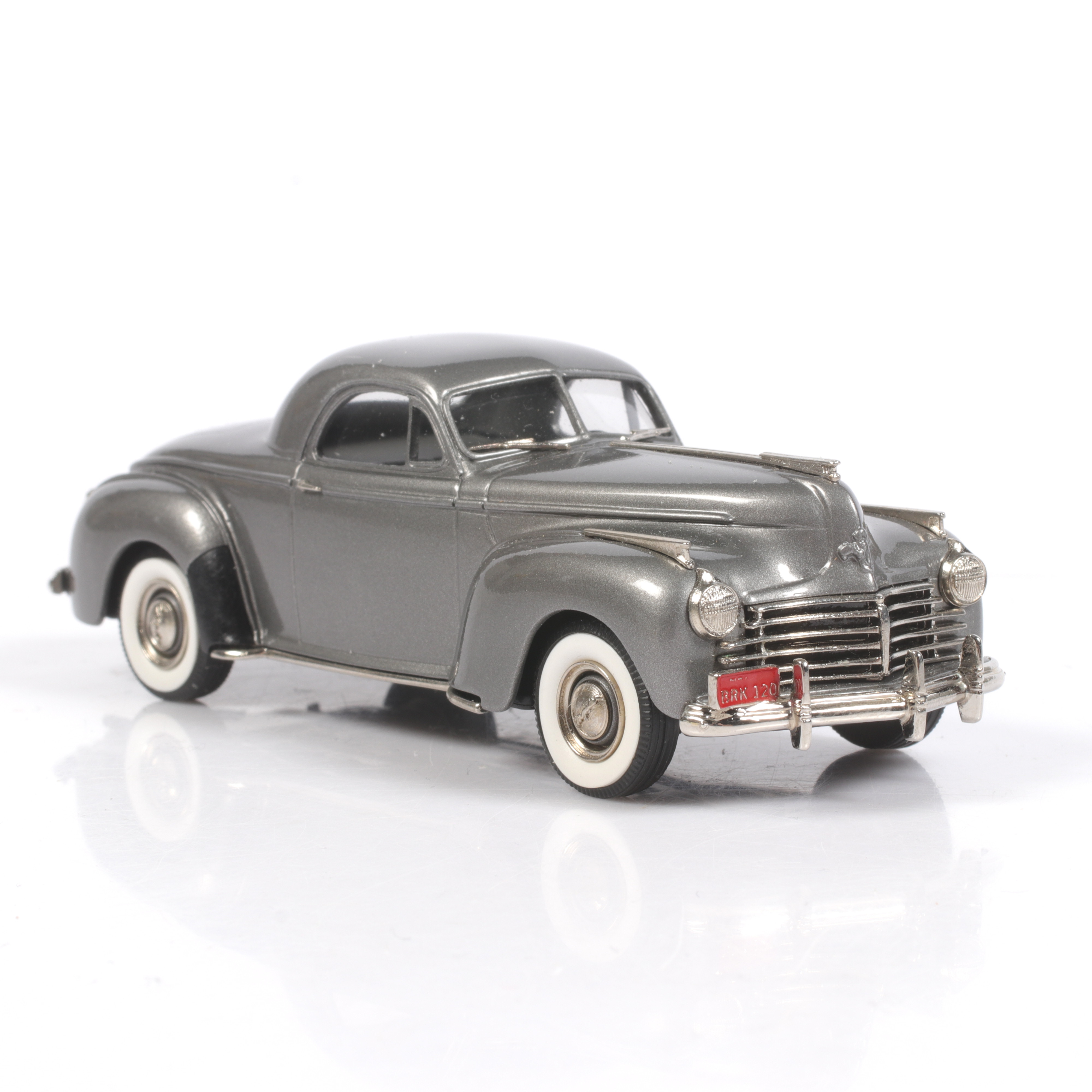 MODELLBIL, metall/resin, Chrysler Saratoga, 1941, Brooklin Models, skala 1:43.