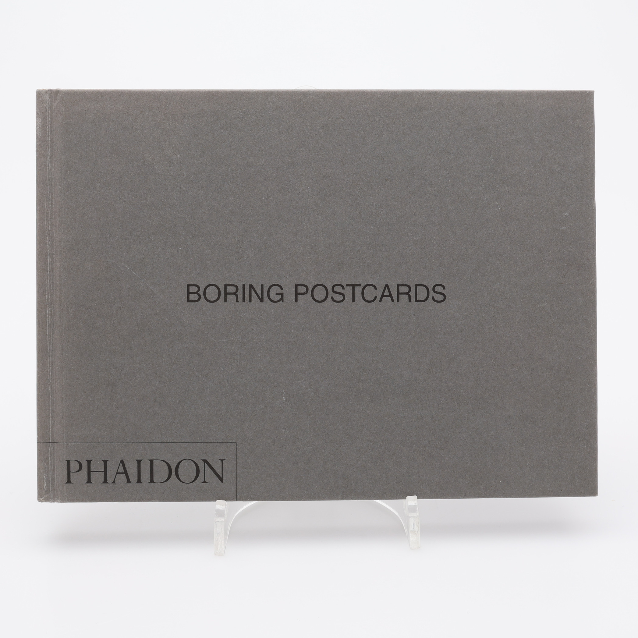 FOTO. DEN BRITTISKE FOTOGRAFEN MARTIN PARRS BORING POSTCARDS 2000.