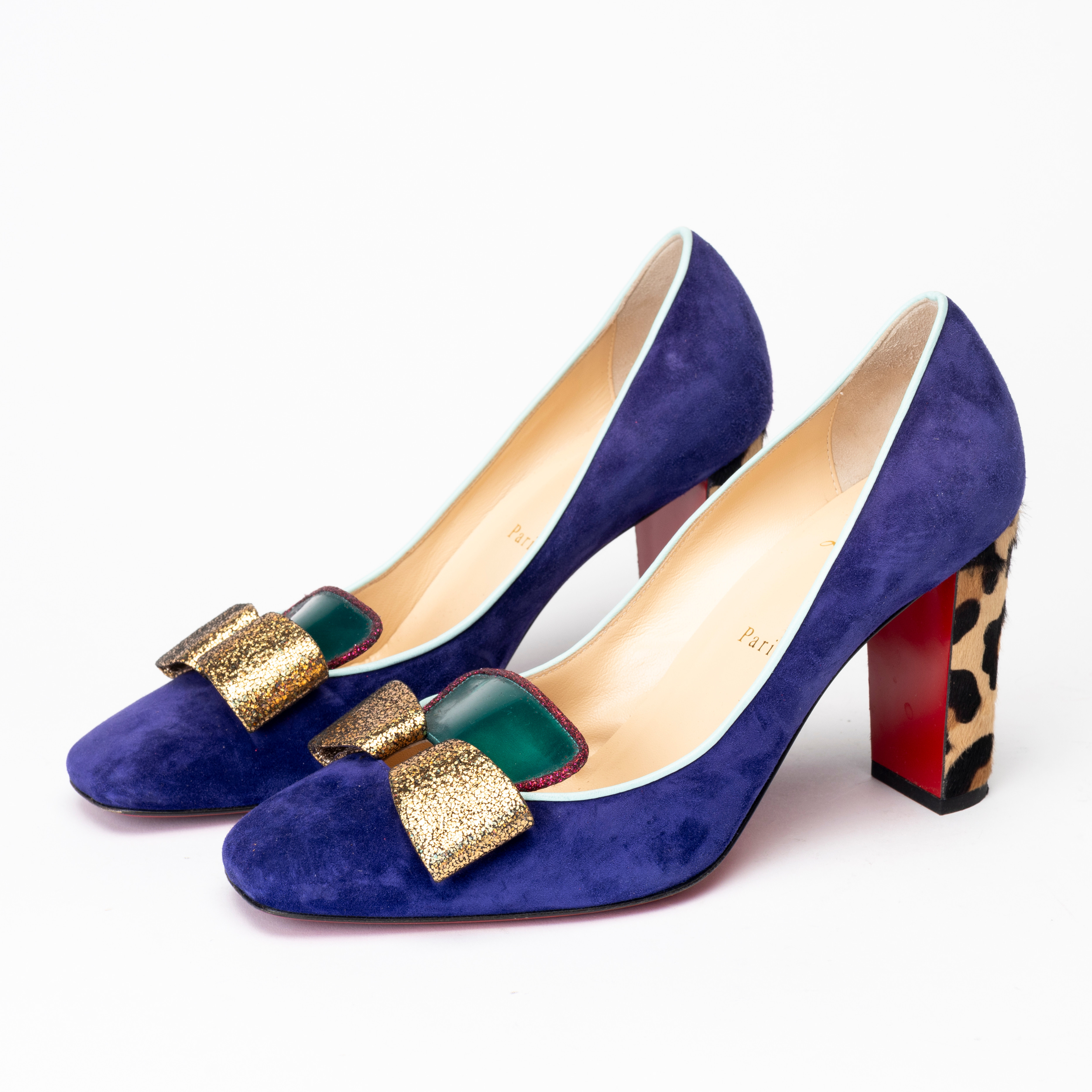 CHRISTIAN LOUBOUTIN. Pumps, mocka, storlek 40.