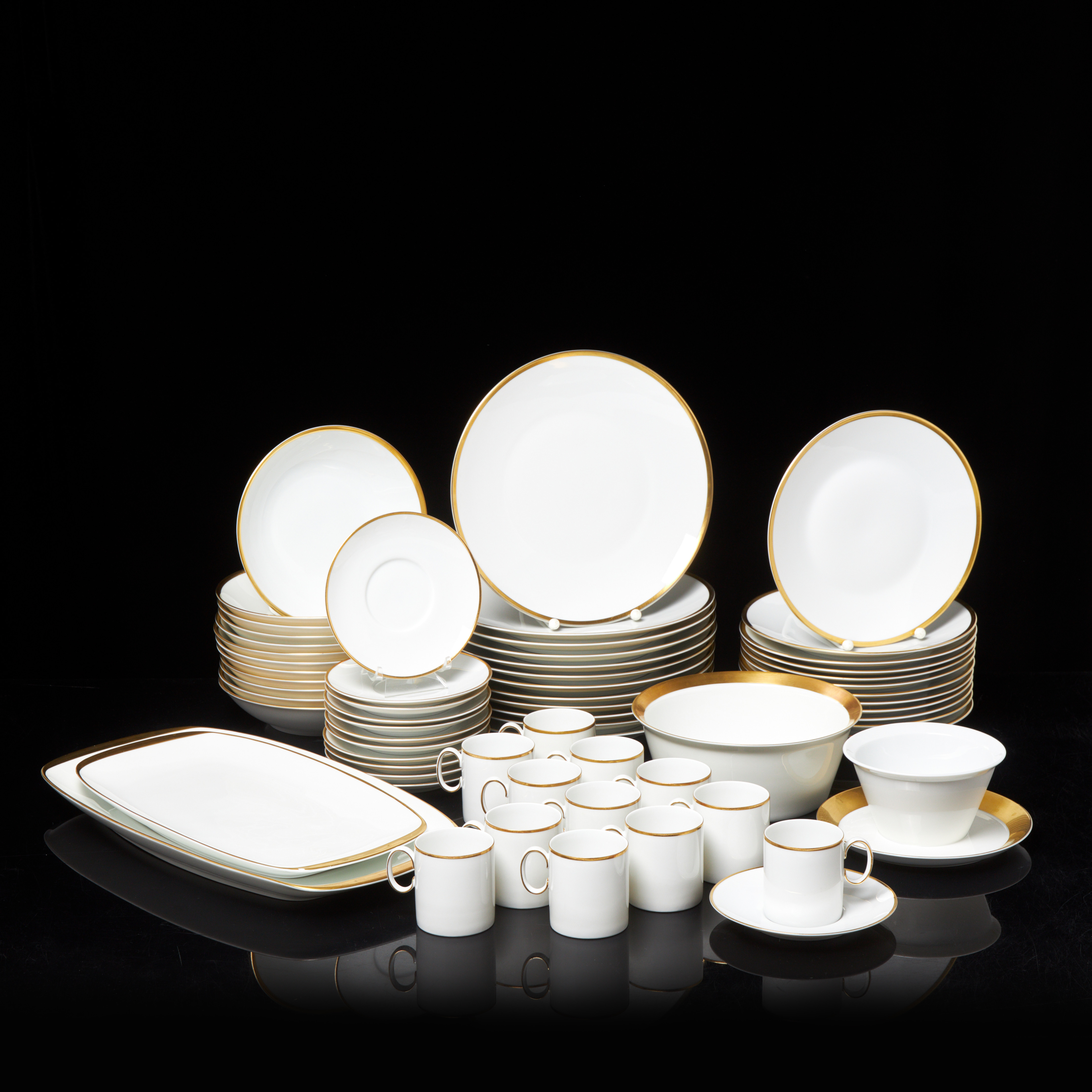 ROSENTHAL, mat- & kaffeservis, ca 52 dlr., porslin med guldkant, märkt Kurforstendamm.