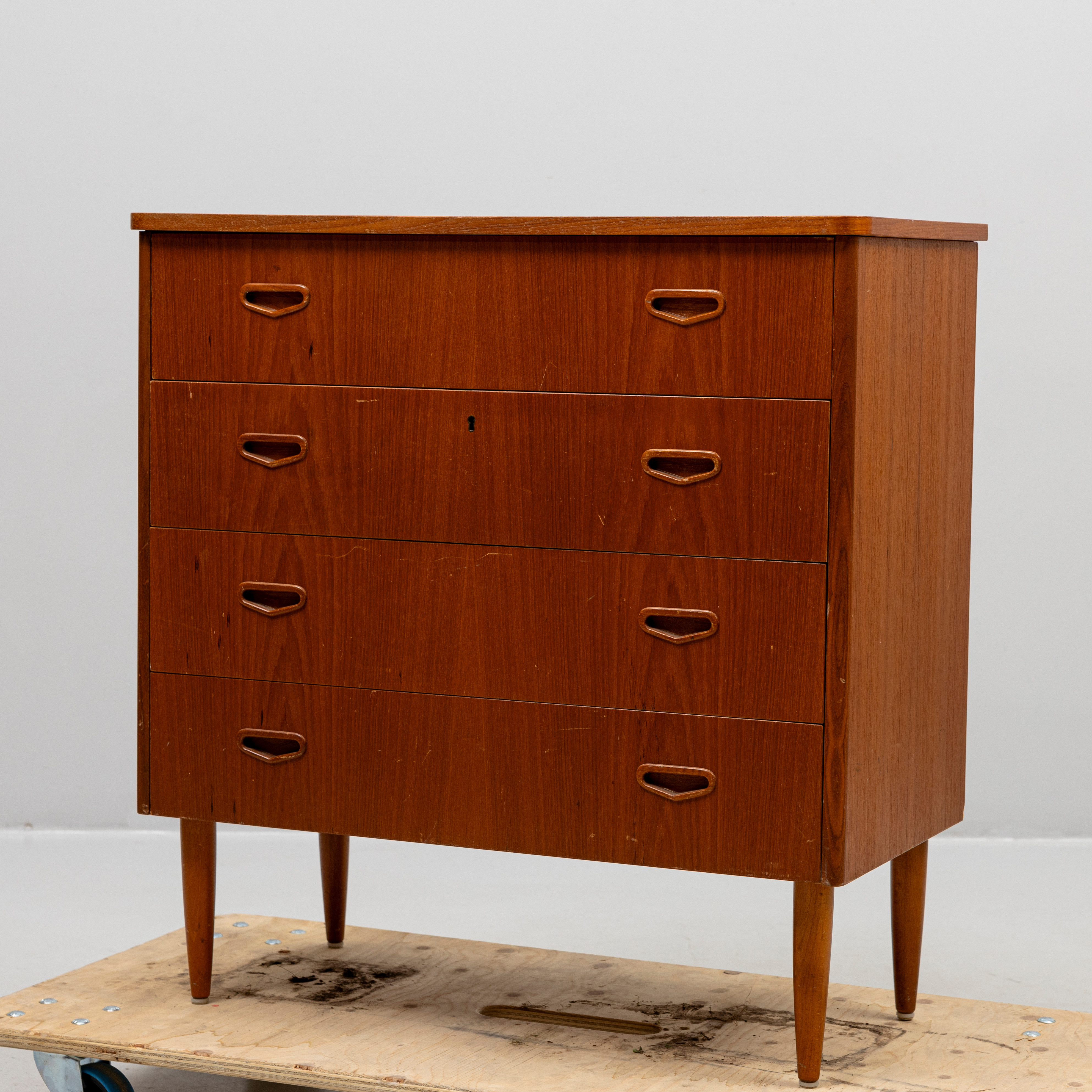 BYRÅ, teak 1950/60-tal.