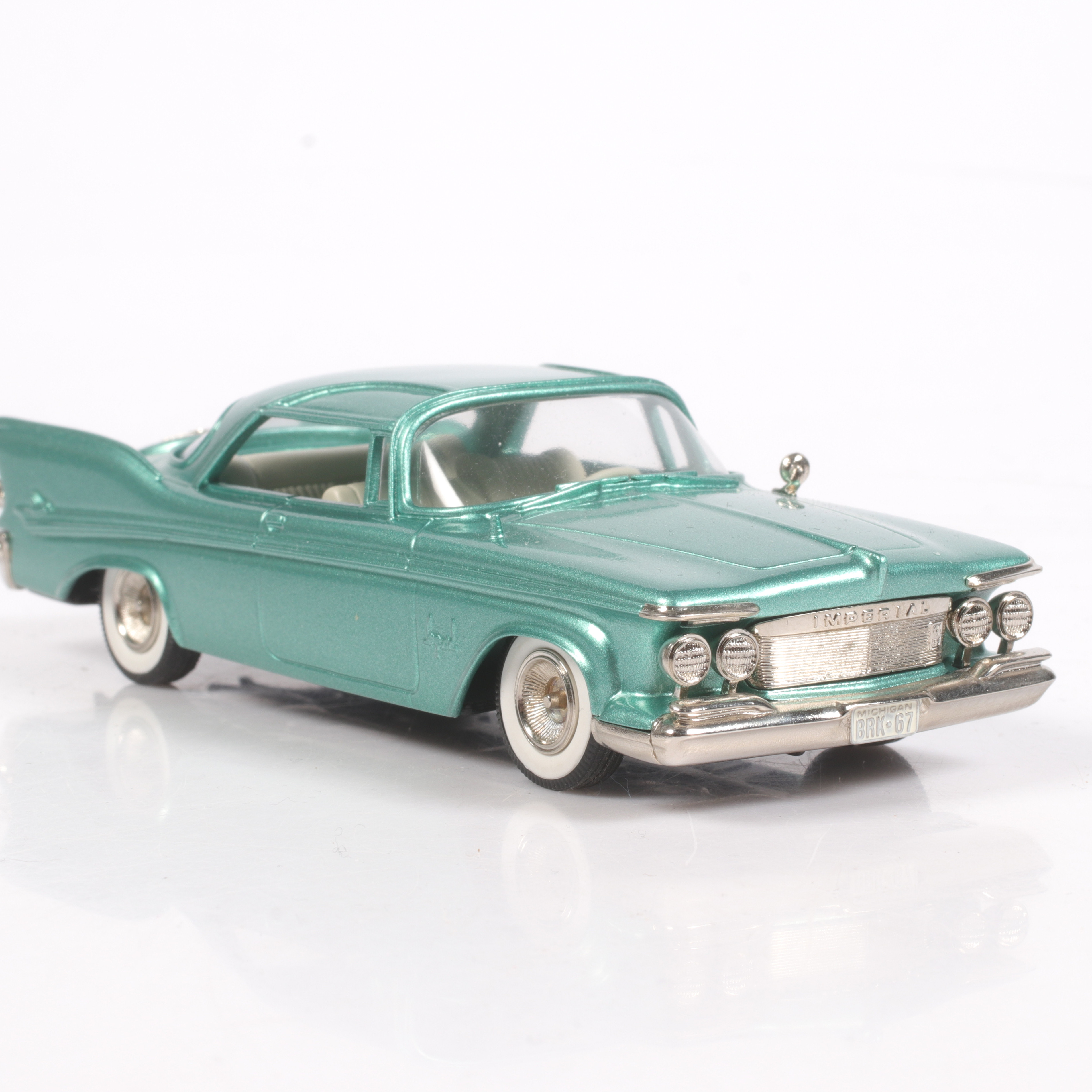 MODELLBIL, metall/resin, Chrysler Imperal, 1961, Brooklin Models, skala 1:43.