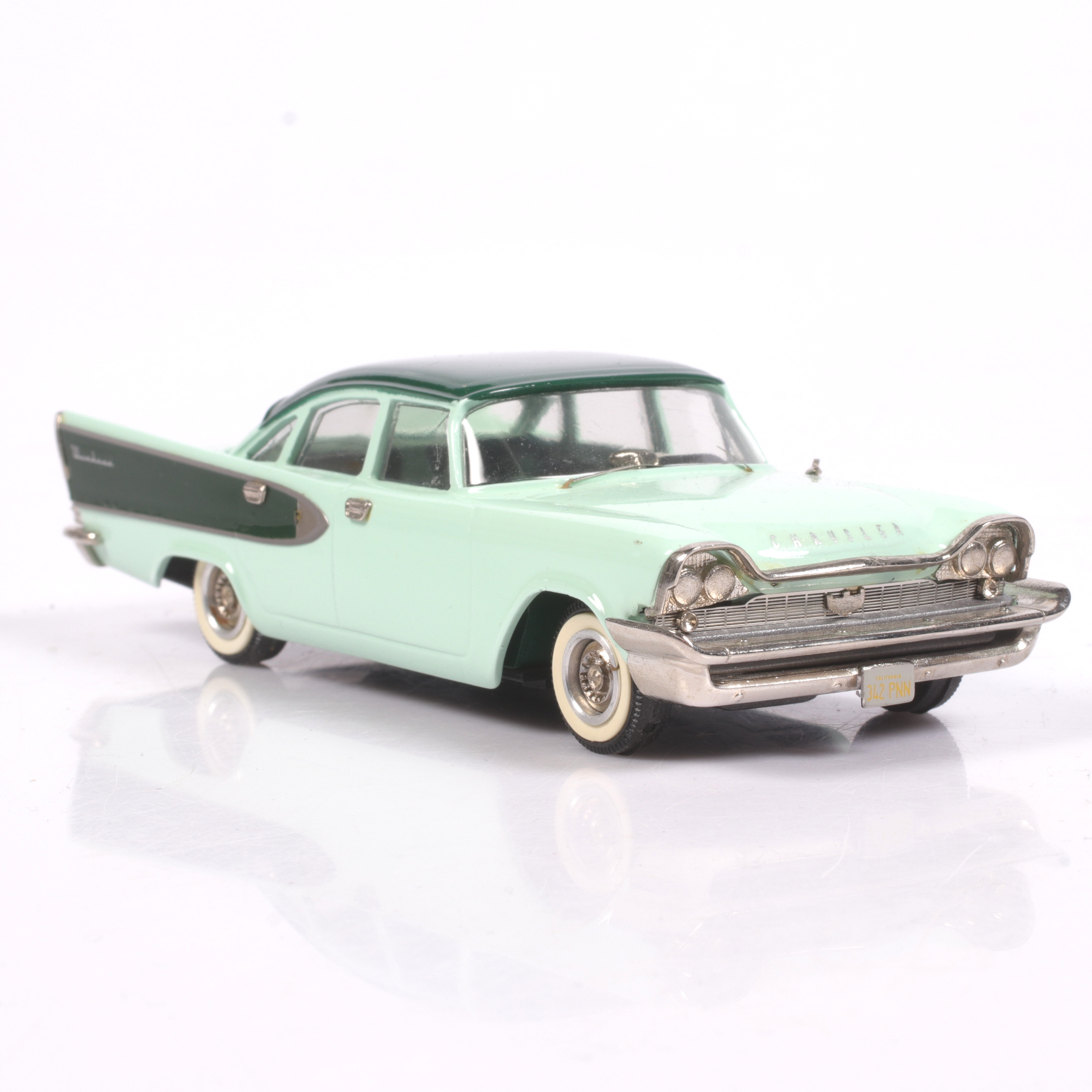 MODELLBIL, metall/resin, Chrysler Windsor, 1958, Small Wheels, skala 1:43.