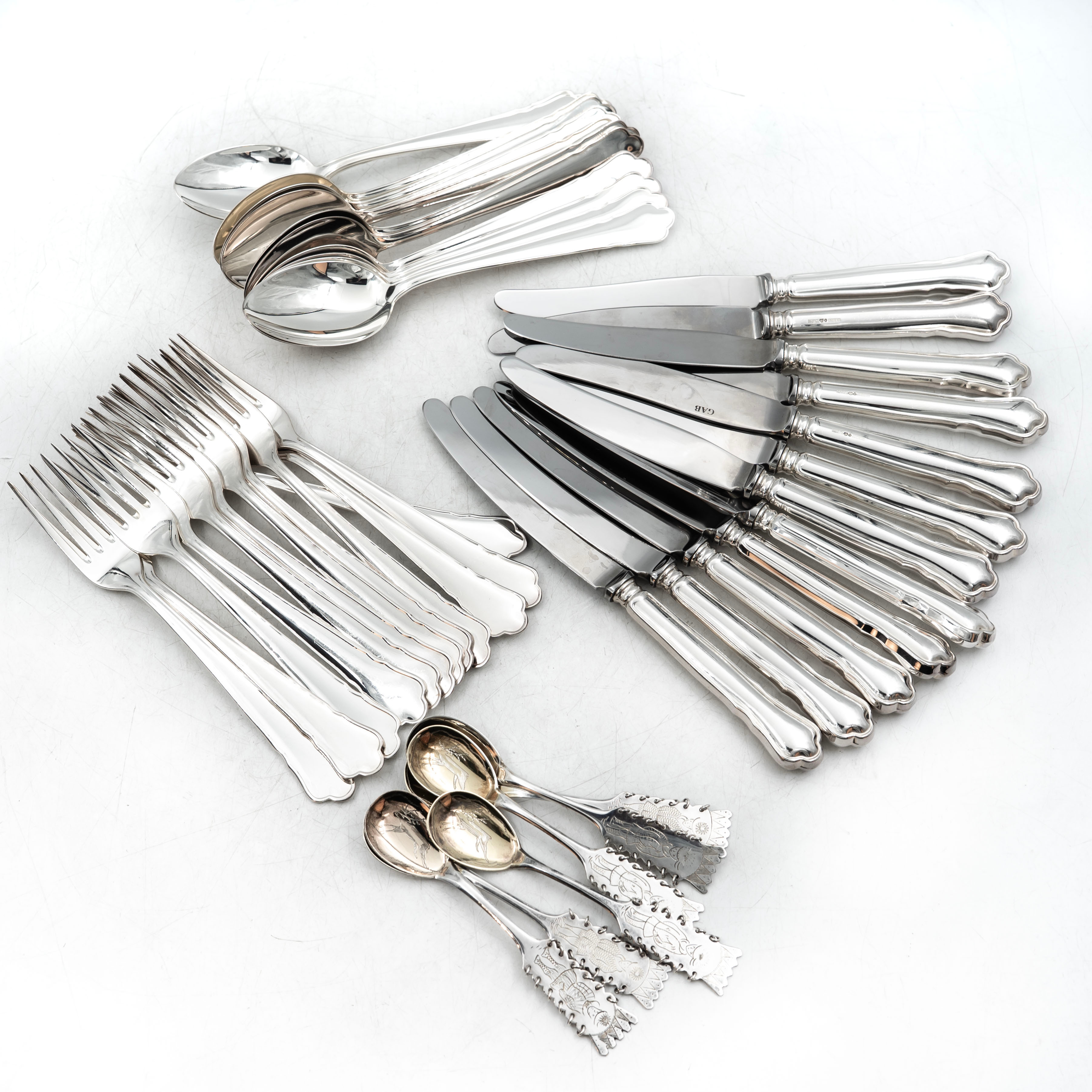 SAMLING SILVERBESTICK, 1316GRAM (42DELAR).