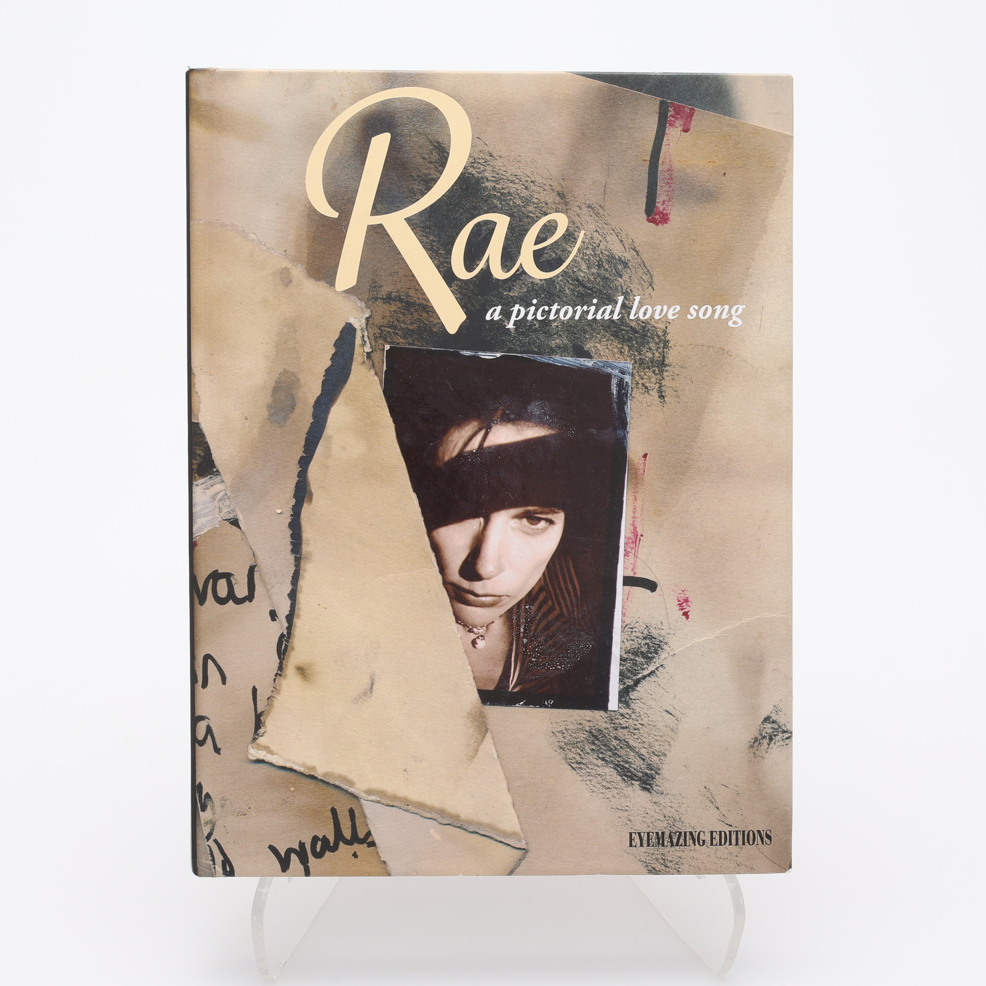 FOTO. DEN BRITISKA FOTOGRAFEN PAULA RAE GIBSONS "RAE - A PICTORIAL LOVE SONG" - EN POETISK RESA MED FOTOGRAFIETS HJÄLP.