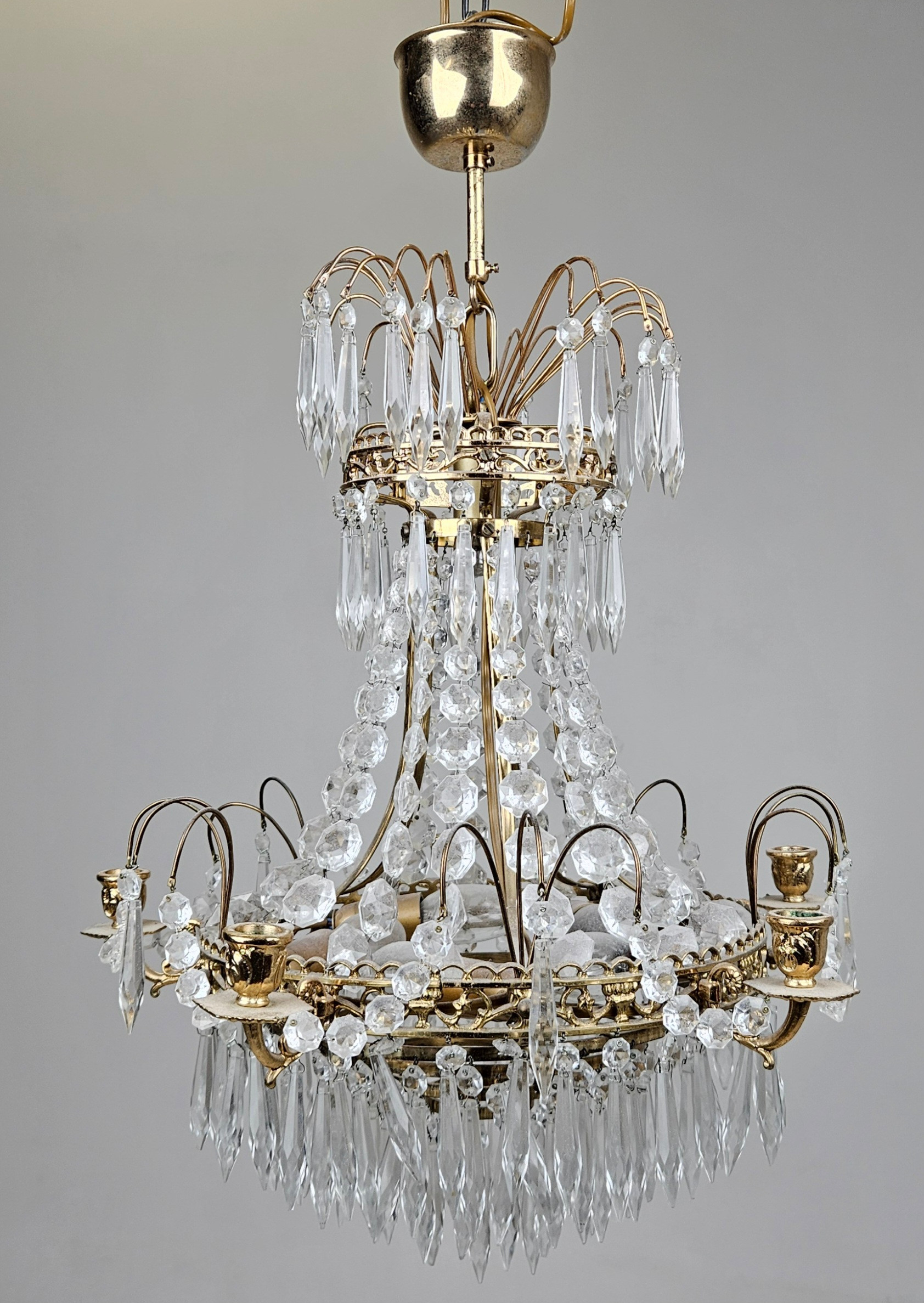 LJUSKRONA, empirstil, 1900-tal, höjd exklusive kedja ca. 50 cm.