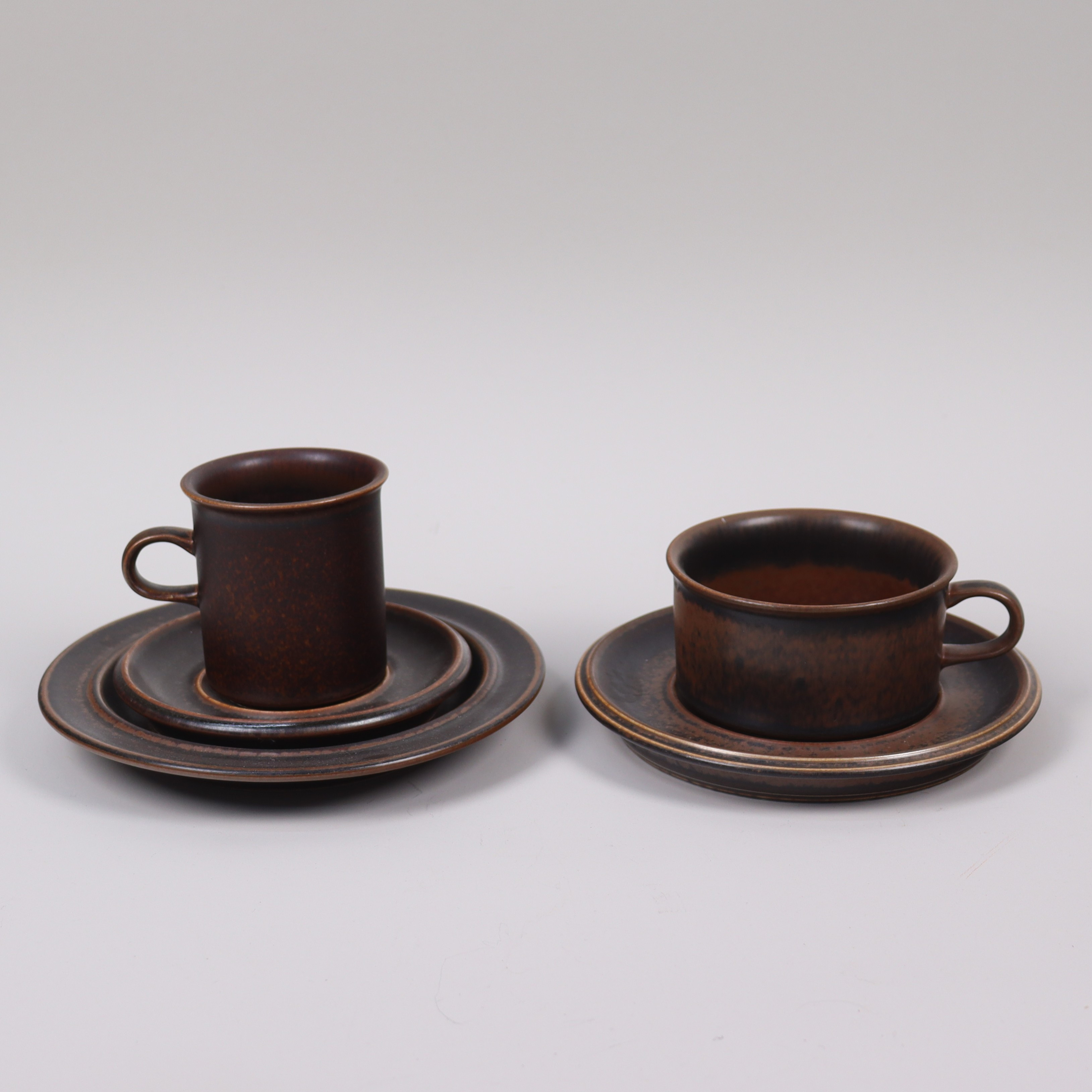 ULLA PROCOPÉ. för Arabia, "Ruska", kaffeservis, 37 delar.