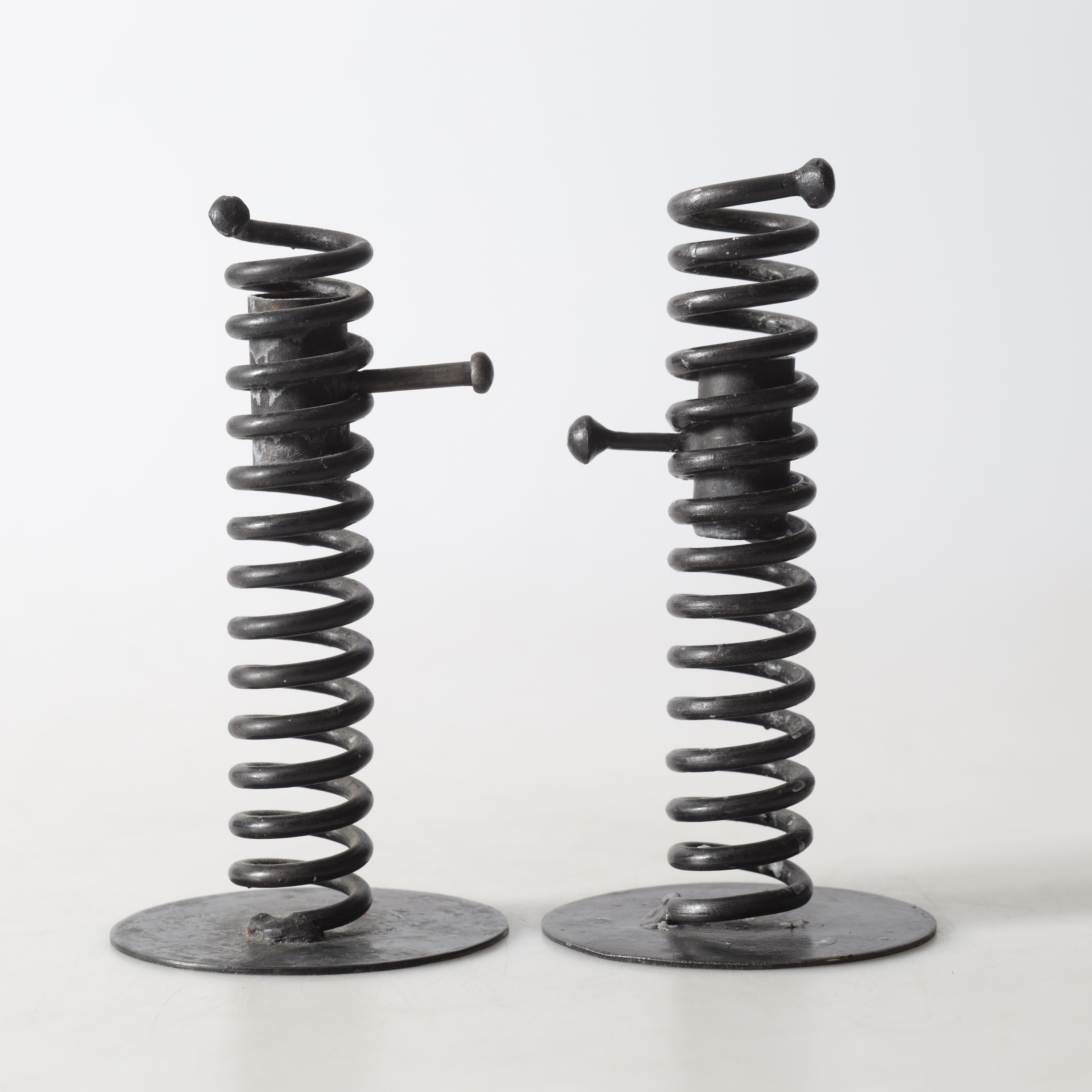 LJUSSTAKAR, 2 st, smide, 1900-tal.