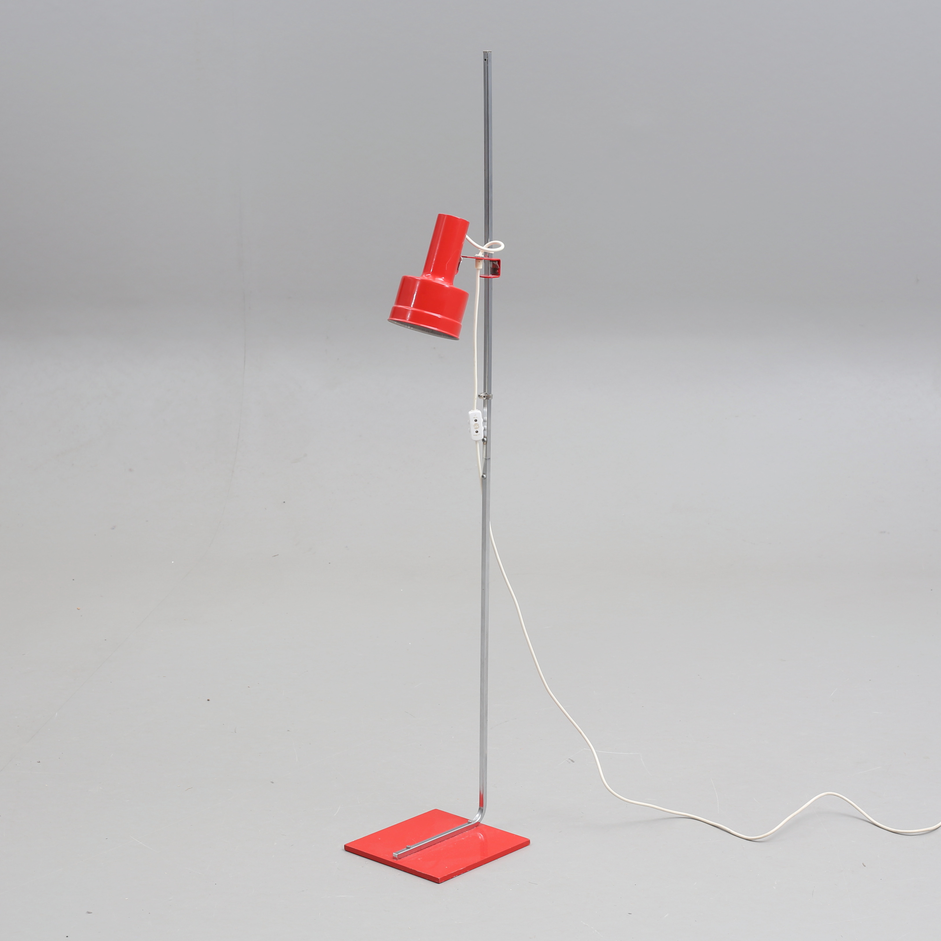 GOLVLAMPA, metall, "Kosta lampan", 1900-talets andra hälft.