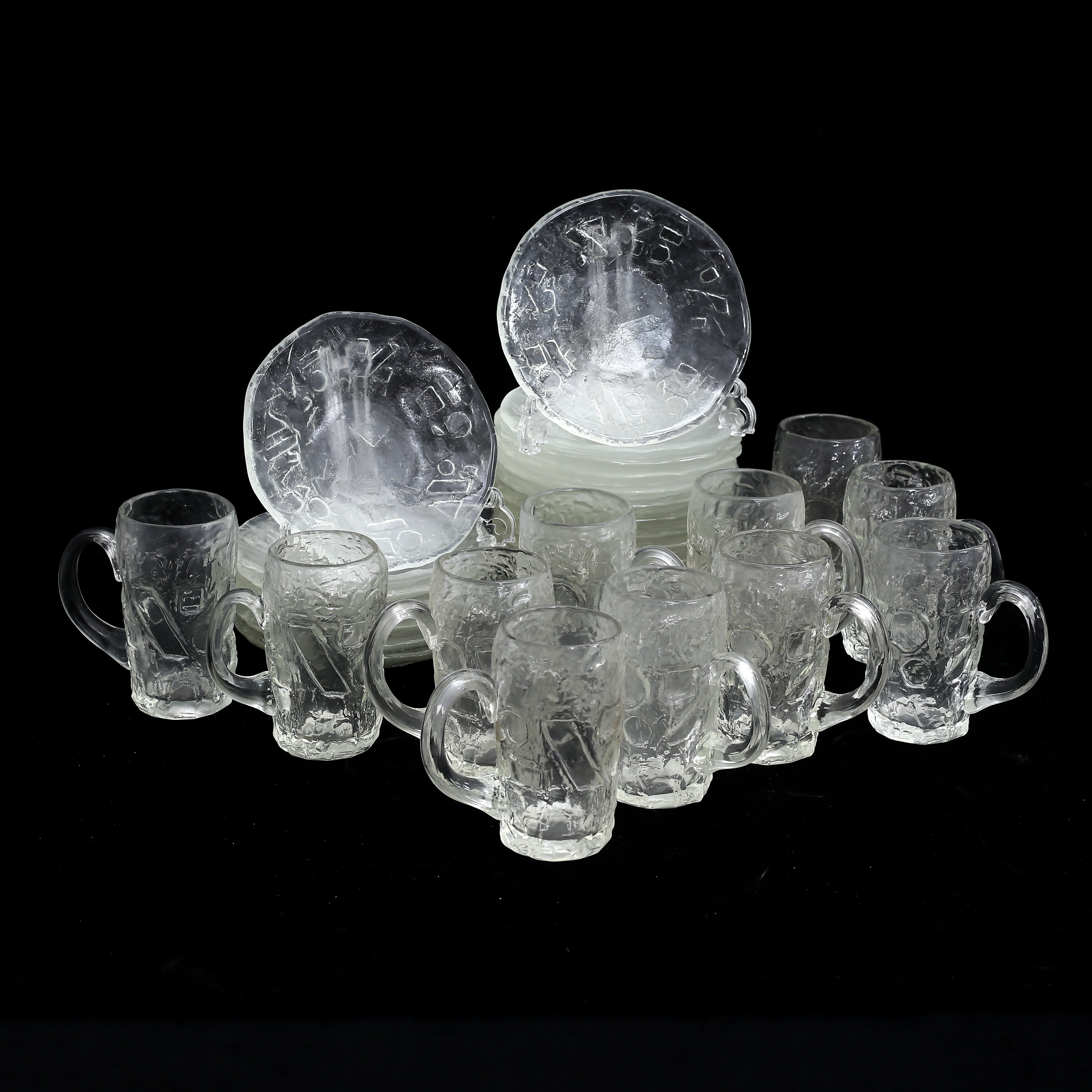 GÖTE AUGUSTSSON. Sejdlar samt assietter, 32 delar, klarglas, Ruda glasbruk.