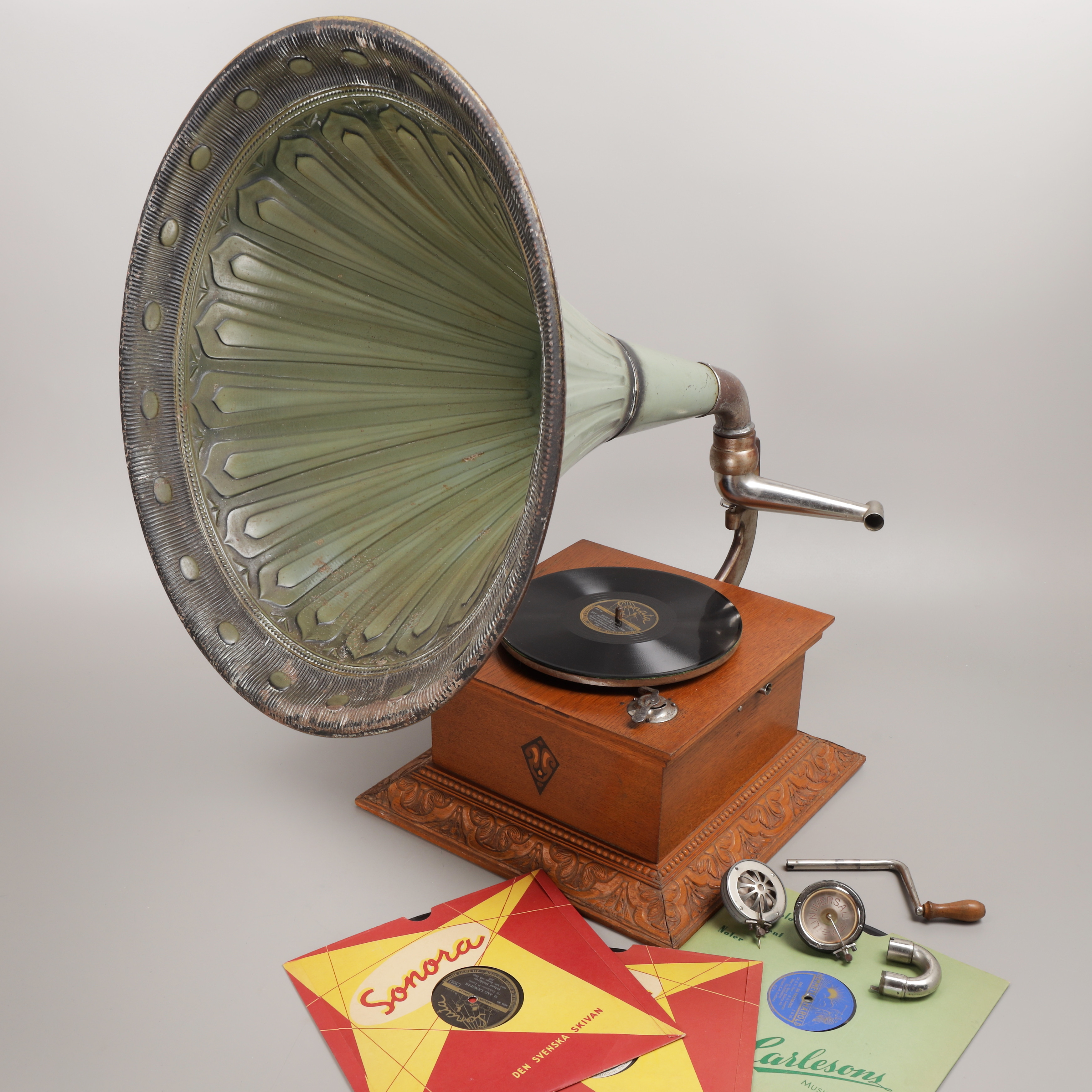 TRATTGRAMMOFON, 1900-talets första hälft.