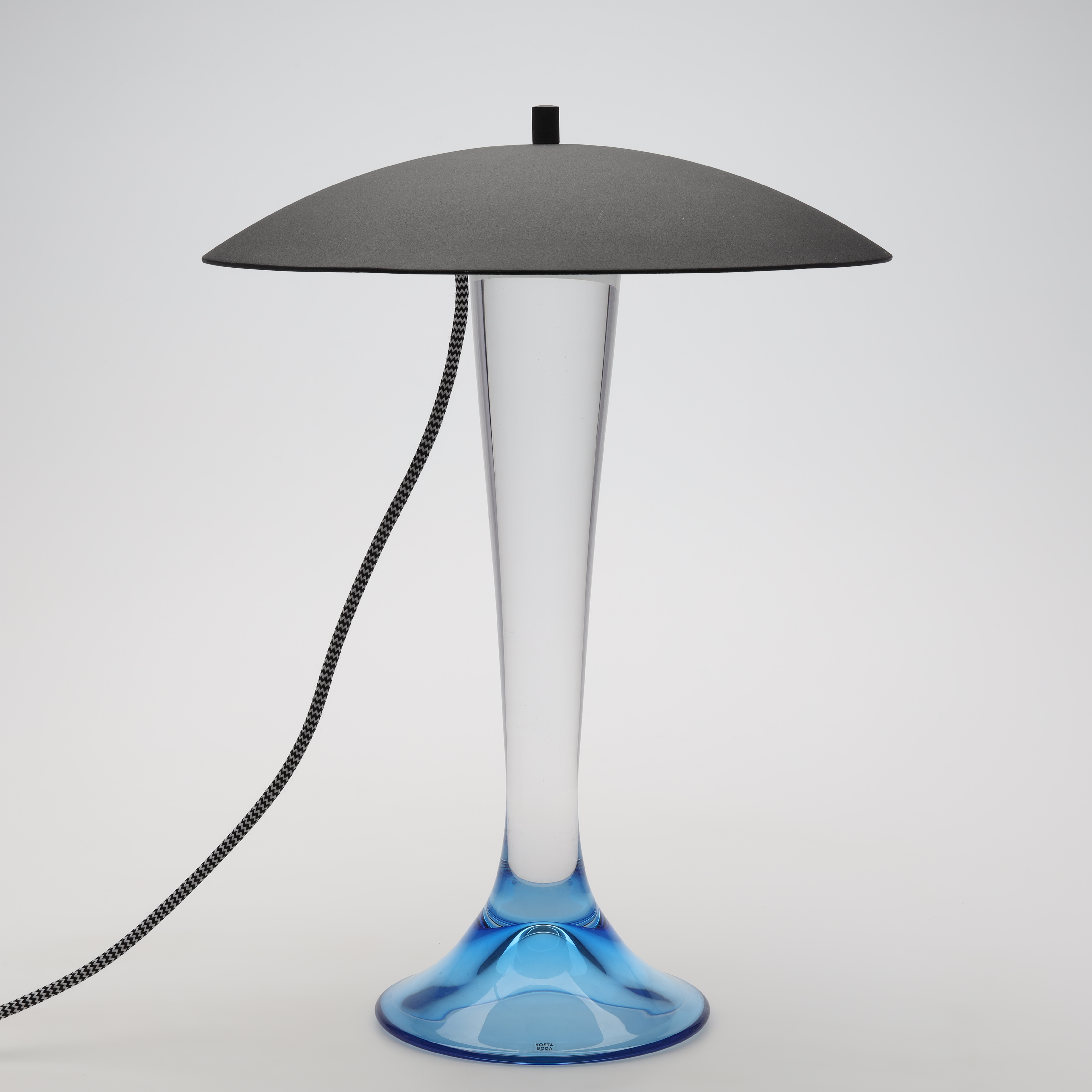 GÖRAN WÄRFF. BORDSLAMPA, glas, "Baskerville", Kosta Boda.