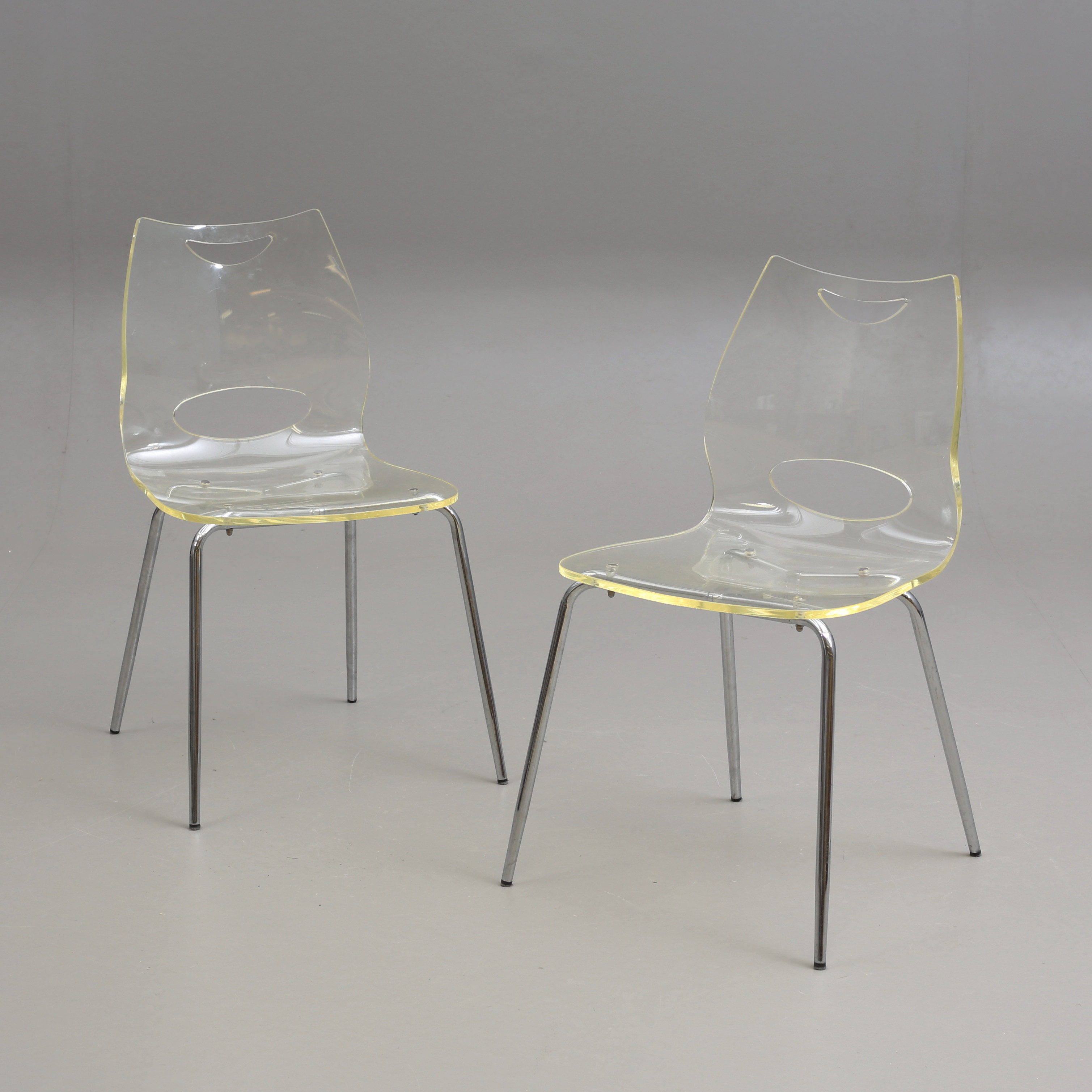 STOLAR, ett par, akryl/stål, 1900/2000-tal.