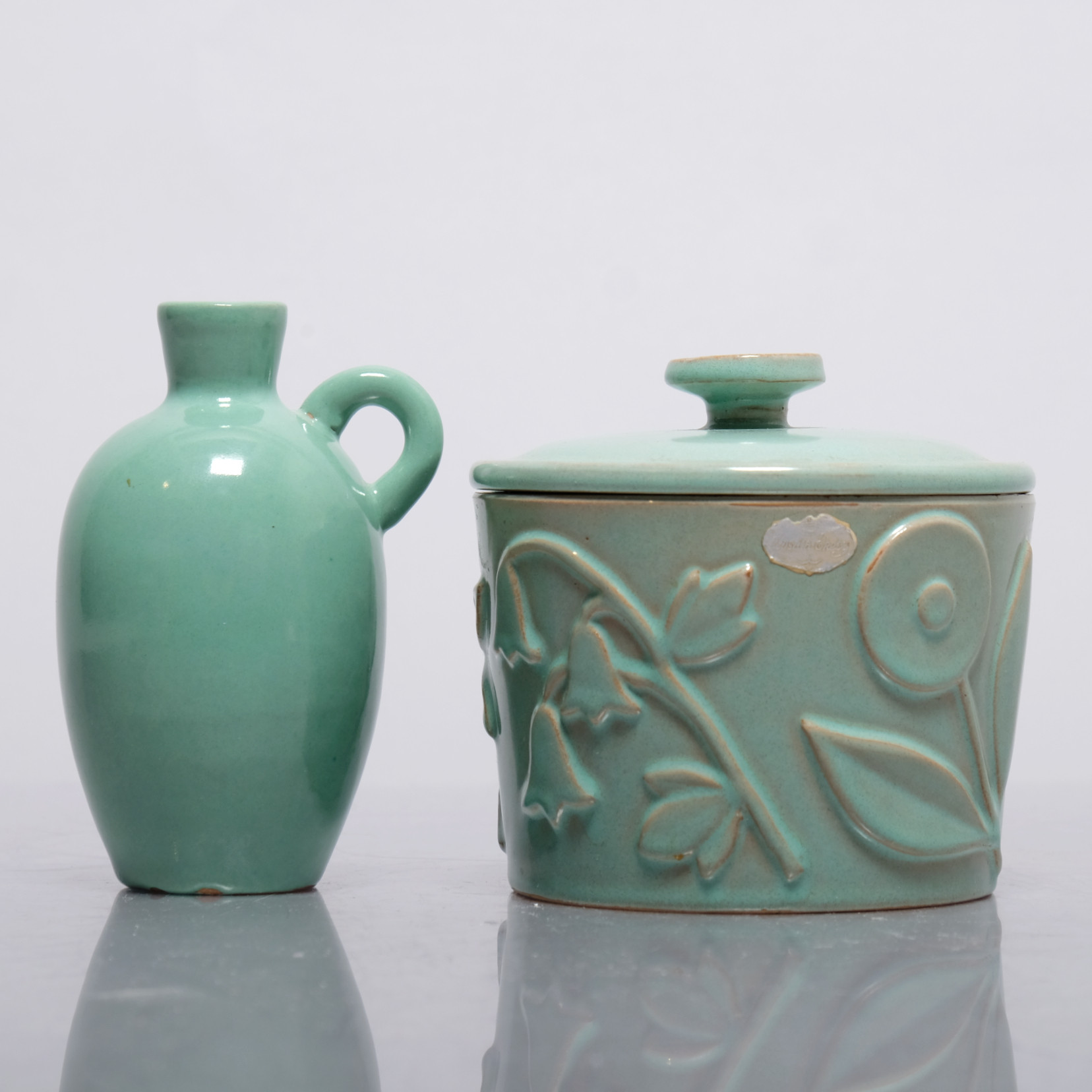 ANNA-LISA THOMSON. Hänkelvas/Sockerskål, Keramik, Ekeby, (2st).