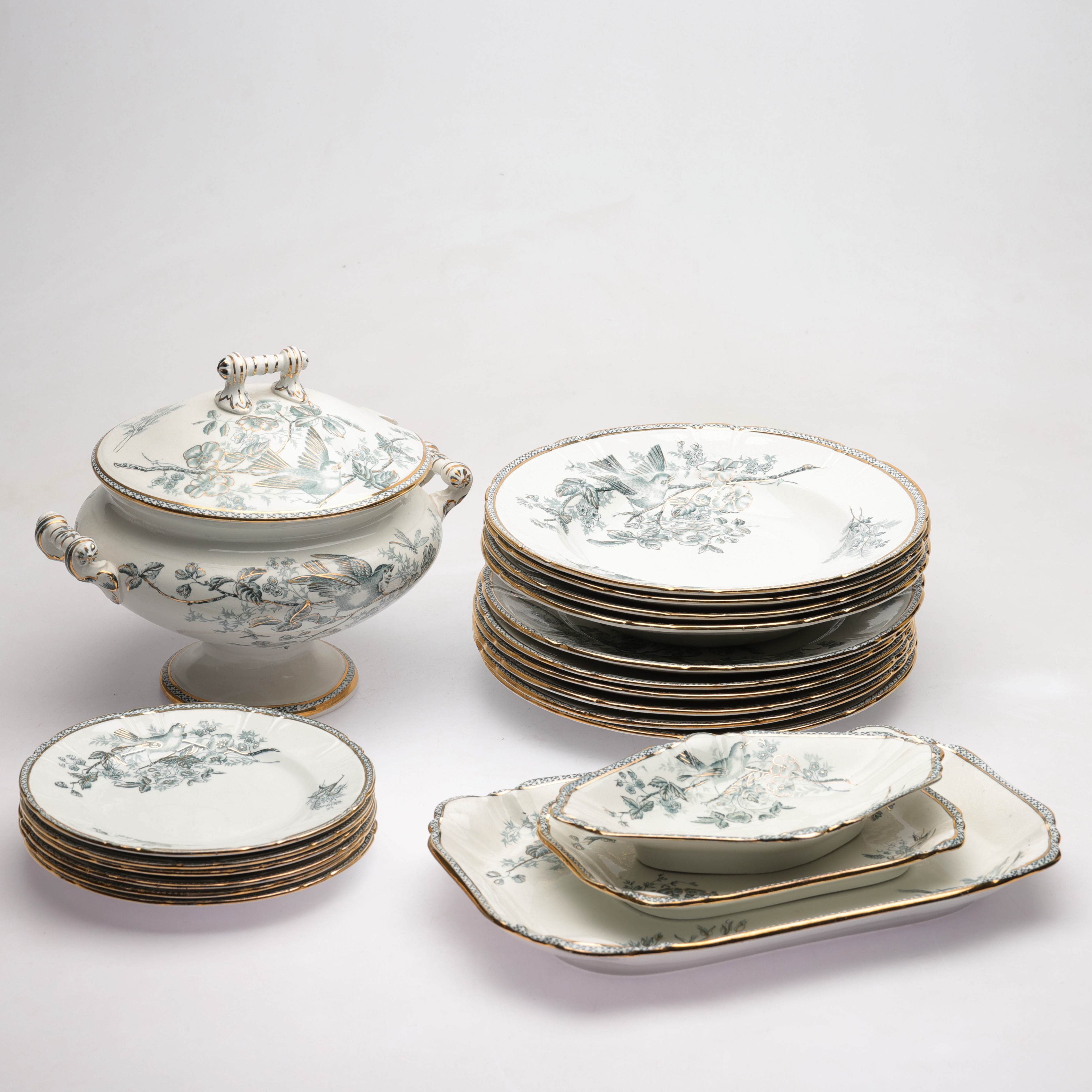 SERVISDELAR, 19 st, flintgods, "Wexiö Guld", Arvid Ekberg, Gustafsberg, tidigt 1900-tal.